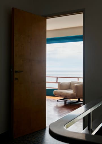 Inland AV21 lænestol - Clay 0011/Warm black - &Tradition