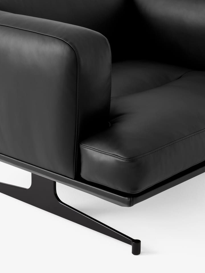 Inland AV21 lænestol, Noble læder sort/Warm black &Tradition
