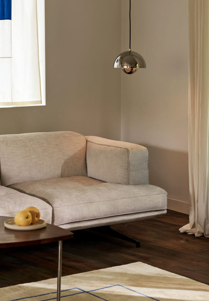 Inland AV22 2-personers sofa, Clay 0011/Warm black &Tradition