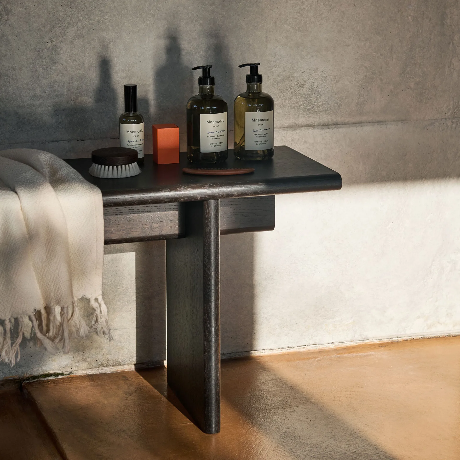 Ita OS6 bænk 230 cm, Dark stained oak &Tradition
