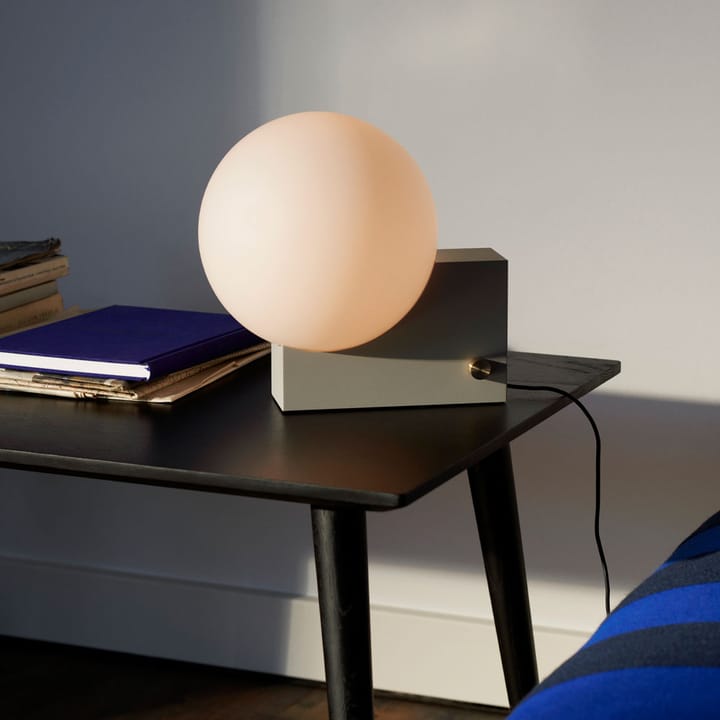 Journey SHY1 bordlampe, silk grey &Tradition