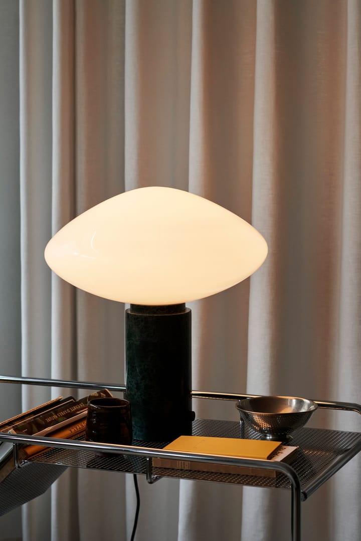 Mist AP17 bordlampe Ø37 cm, Matt White & Guatemala Verde &Tradition
