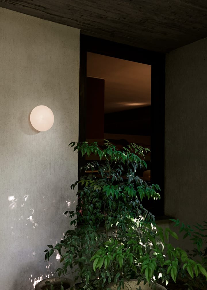 Mist AP22 loftlampe/væglampe Ø25 cm, White-opal glass &Tradition