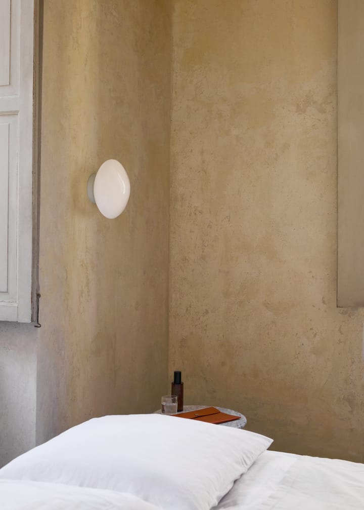 Mist AP22 loftlampe/væglampe Ø25 cm, White-opal glass &Tradition