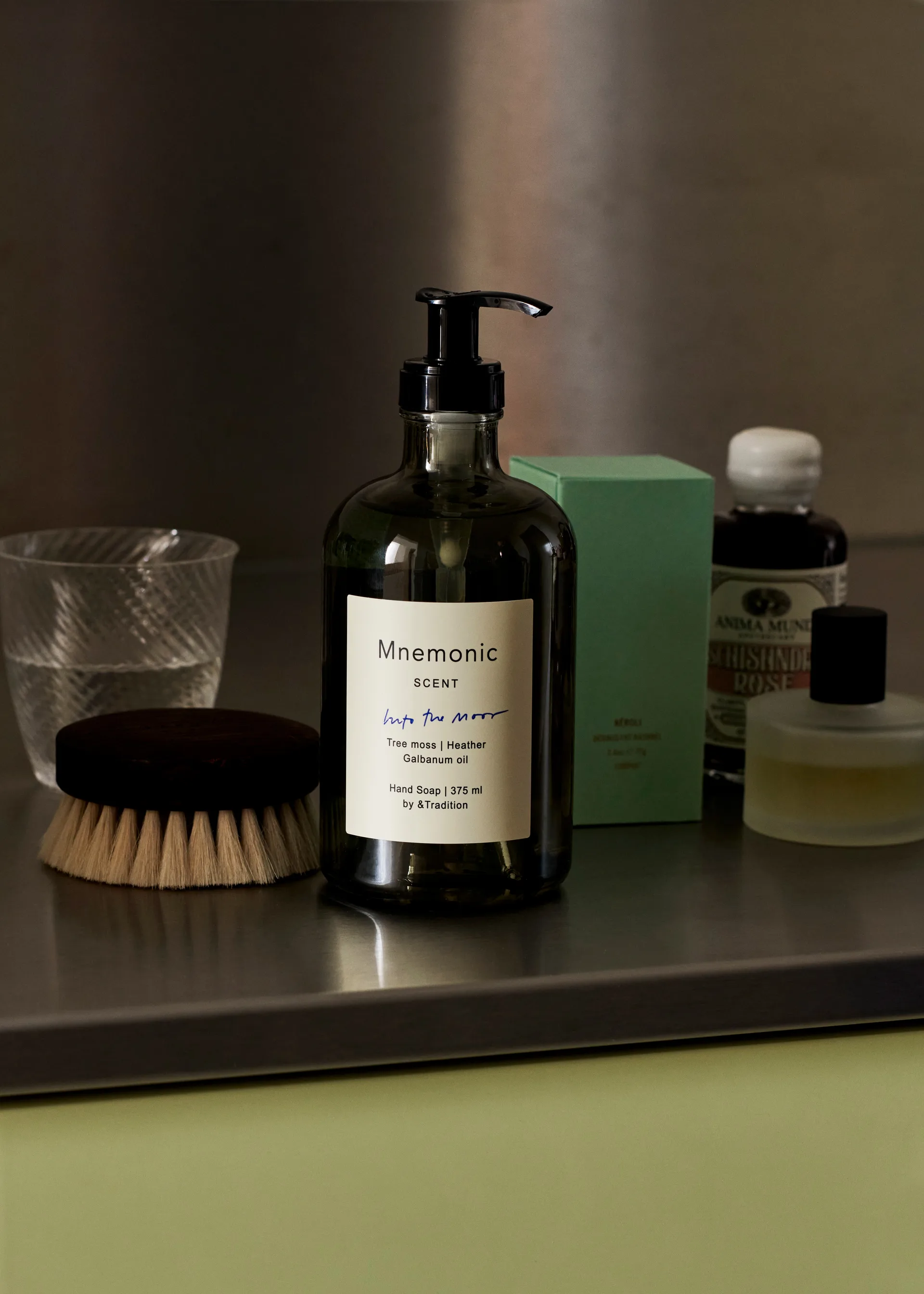 Mnemonic MNC1 håndsæbe 375 ml, Into the moor &Tradition