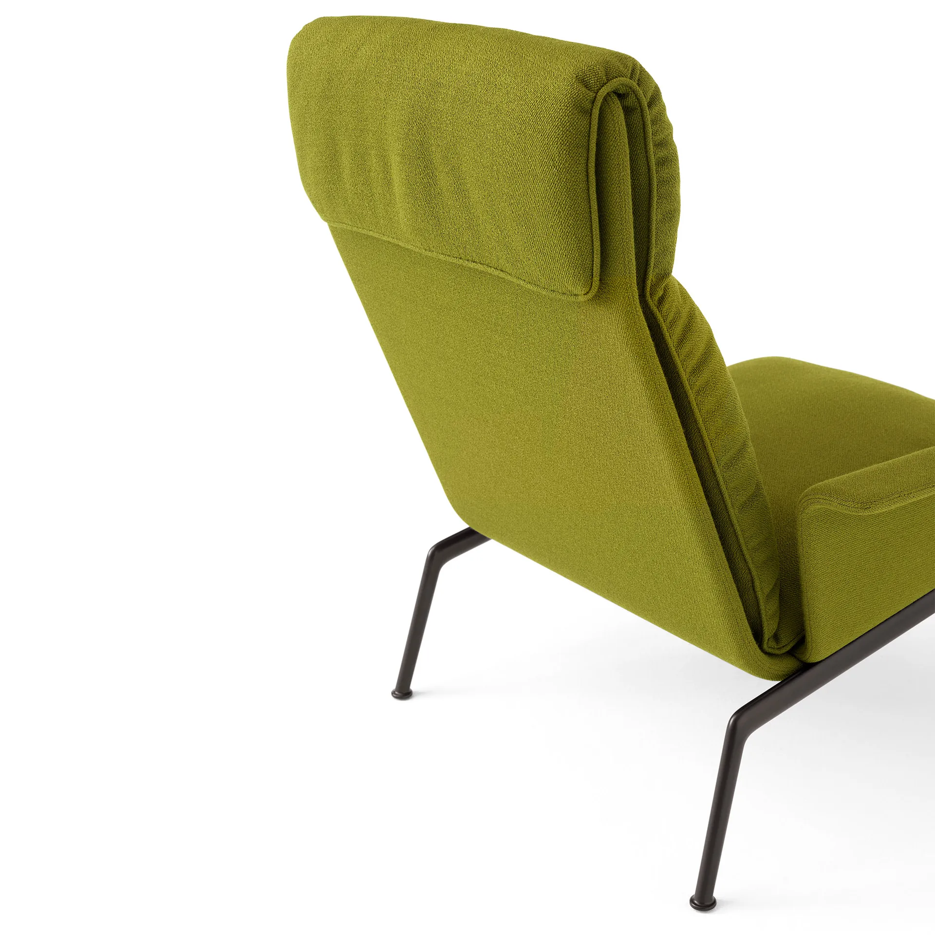 Muno LN17 High back lounge stol, Warm black-Vidar 0956 &Tradition