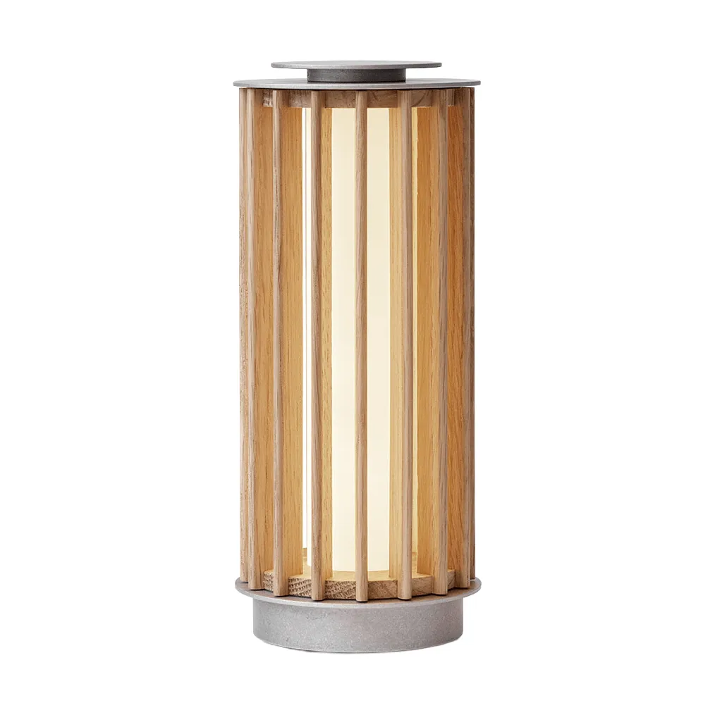 Numbra TY3 bærbar bordlampe, Lakeret eg-trumlet aluminium &Tradition
