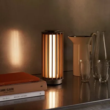 Numbra TY3 bærbar bordlampe - Lakeret eg-trumlet aluminium - &Tradition