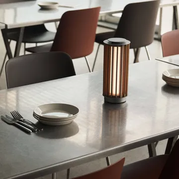 Numbra TY3 bærbar bordlampe - Lakeret eg-trumlet aluminium - &Tradition