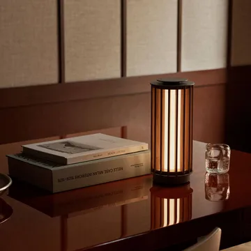 Numbra TY3 bærbar bordlampe - Lakeret eg-trumlet aluminium - &Tradition