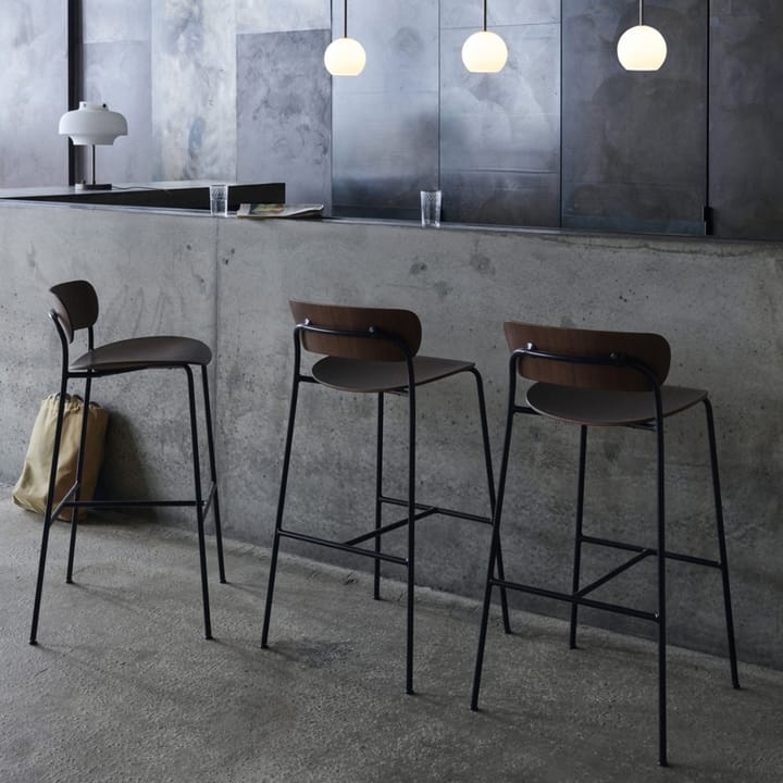 Pavilion AV9 barstol, black, understel i stål &Tradition
