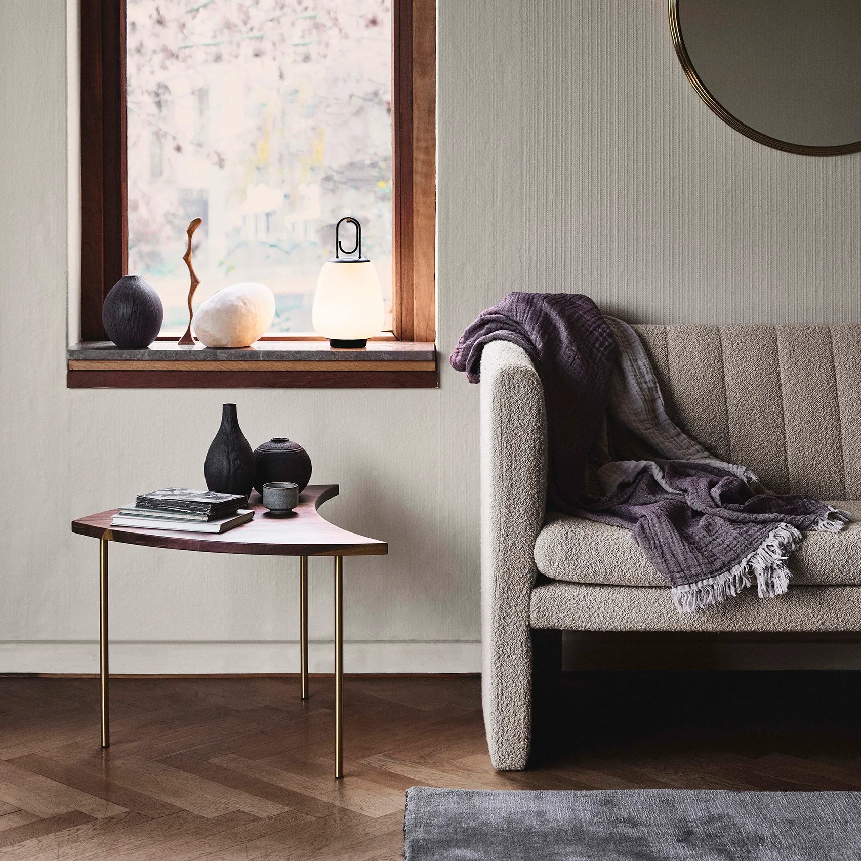 Pinwheel sidebord HM7, Valnød &Tradition