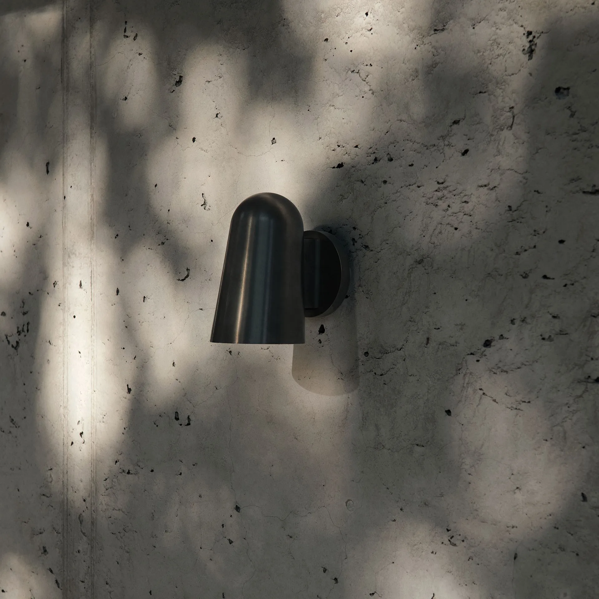 Solid SC105 væglampe, Bronzed brass &Tradition