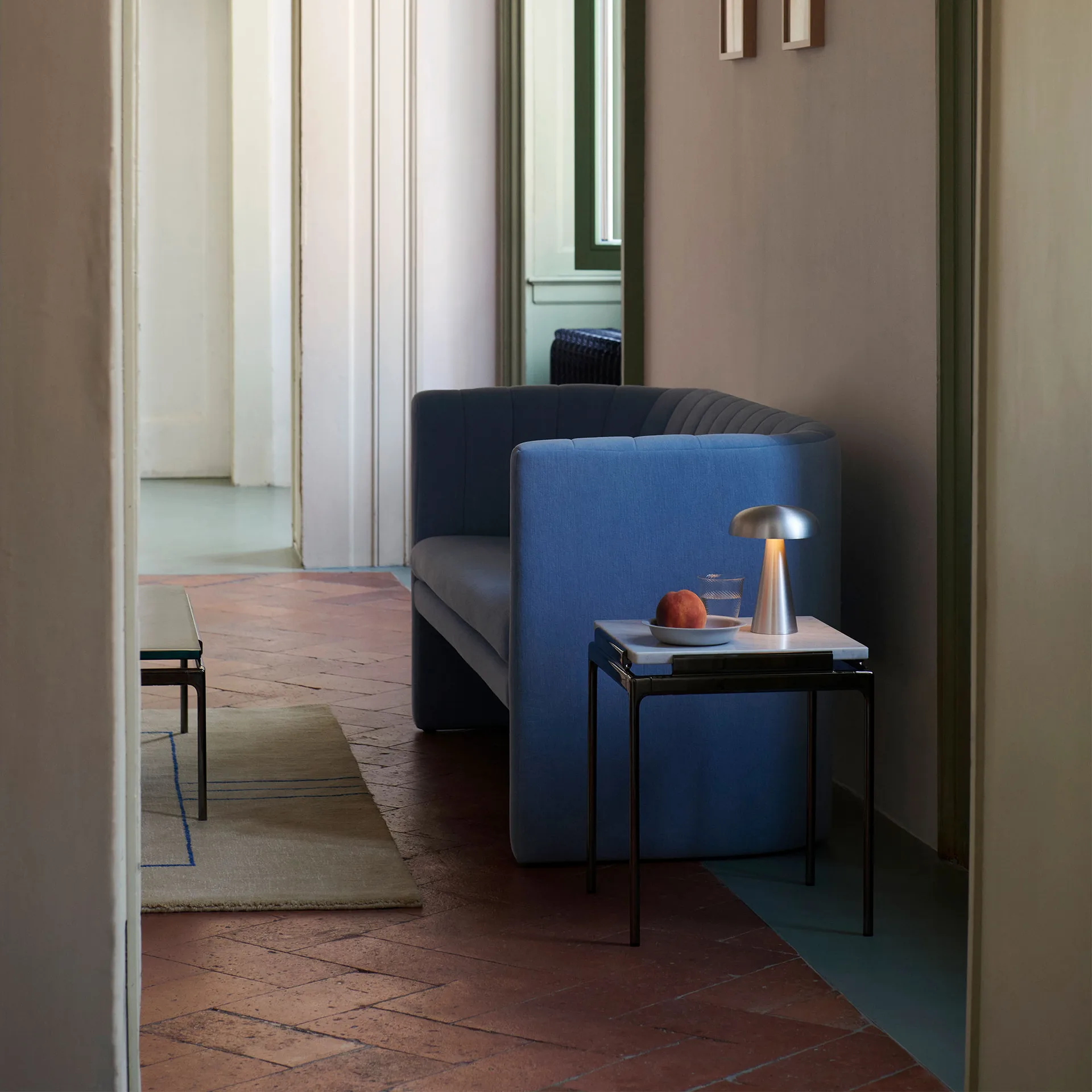 Sæt LN11 sidebord, Bianco carrara-dark chrome &Tradition