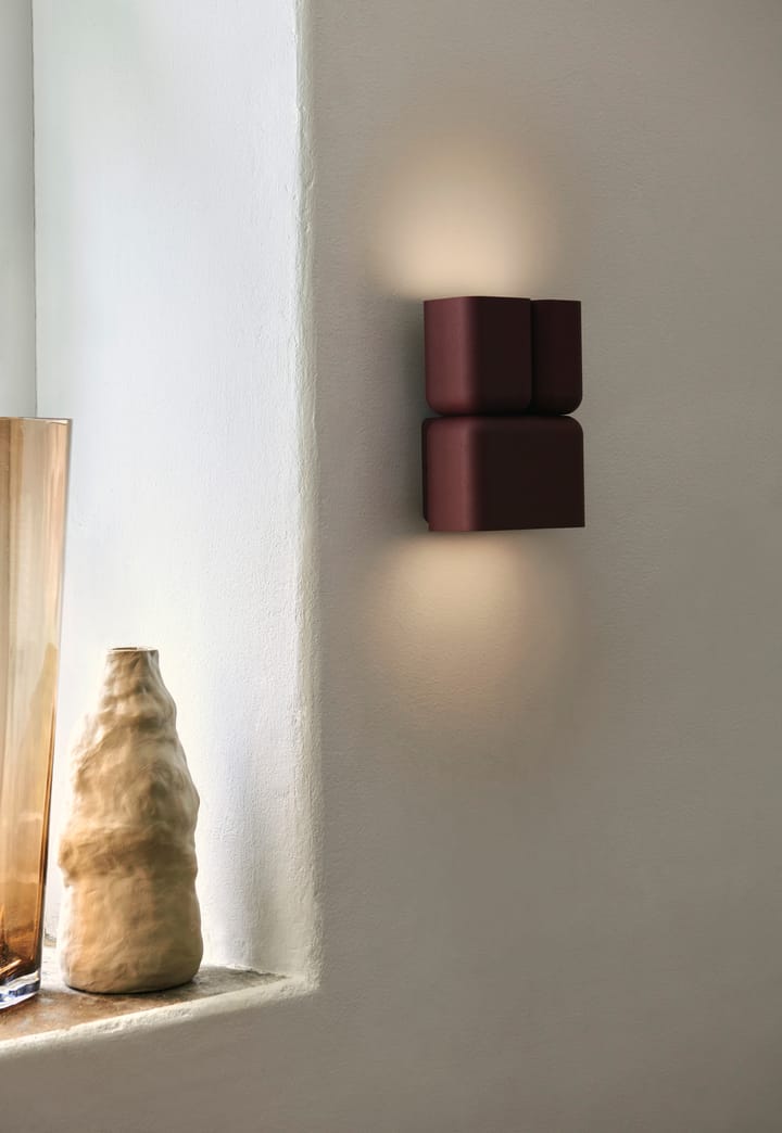 Tabata LN10 væglampe, Dark burgundy &Tradition