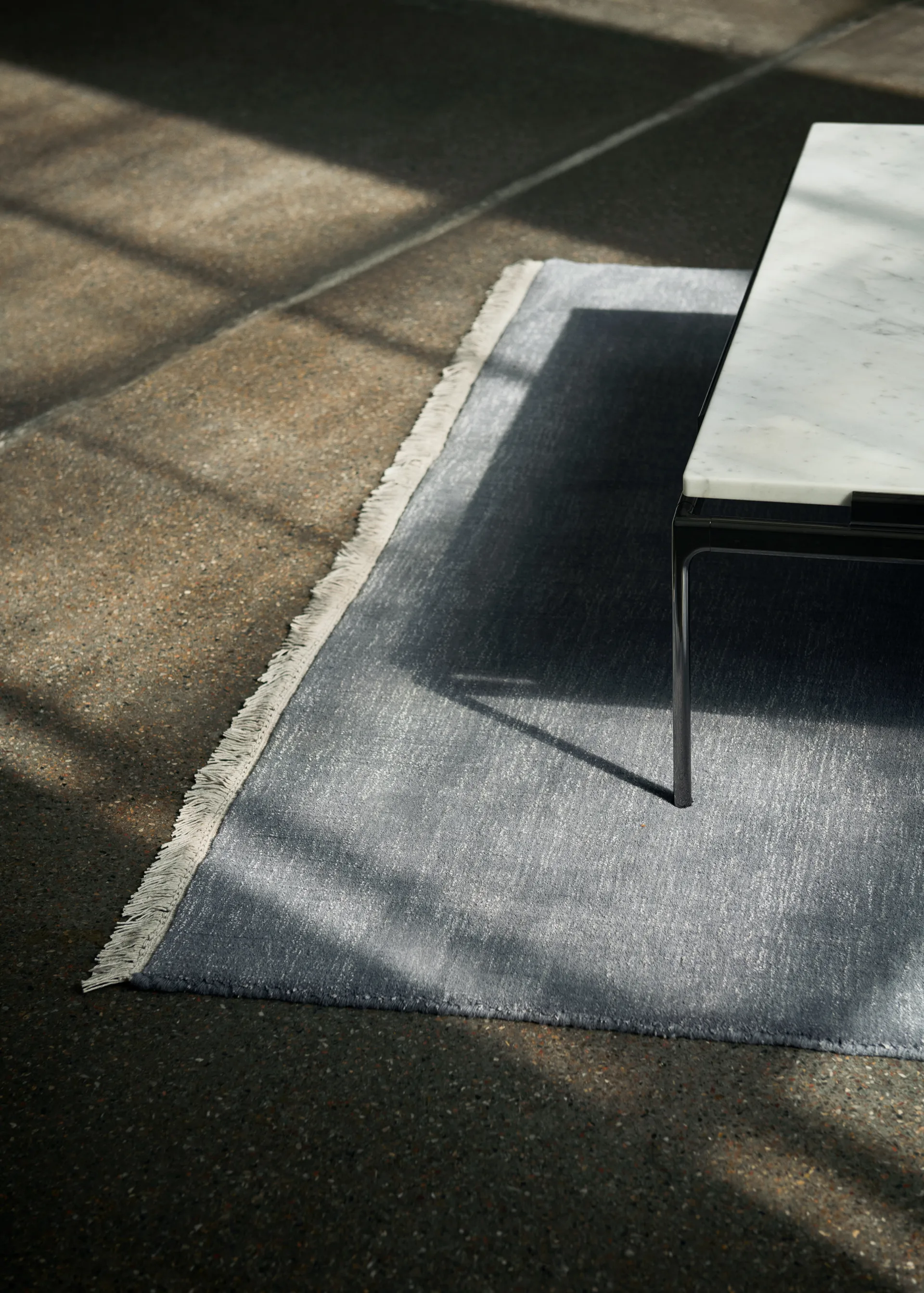 The Moor AP18 tæppe 170x240 cm, Grey blue thunder &Tradition