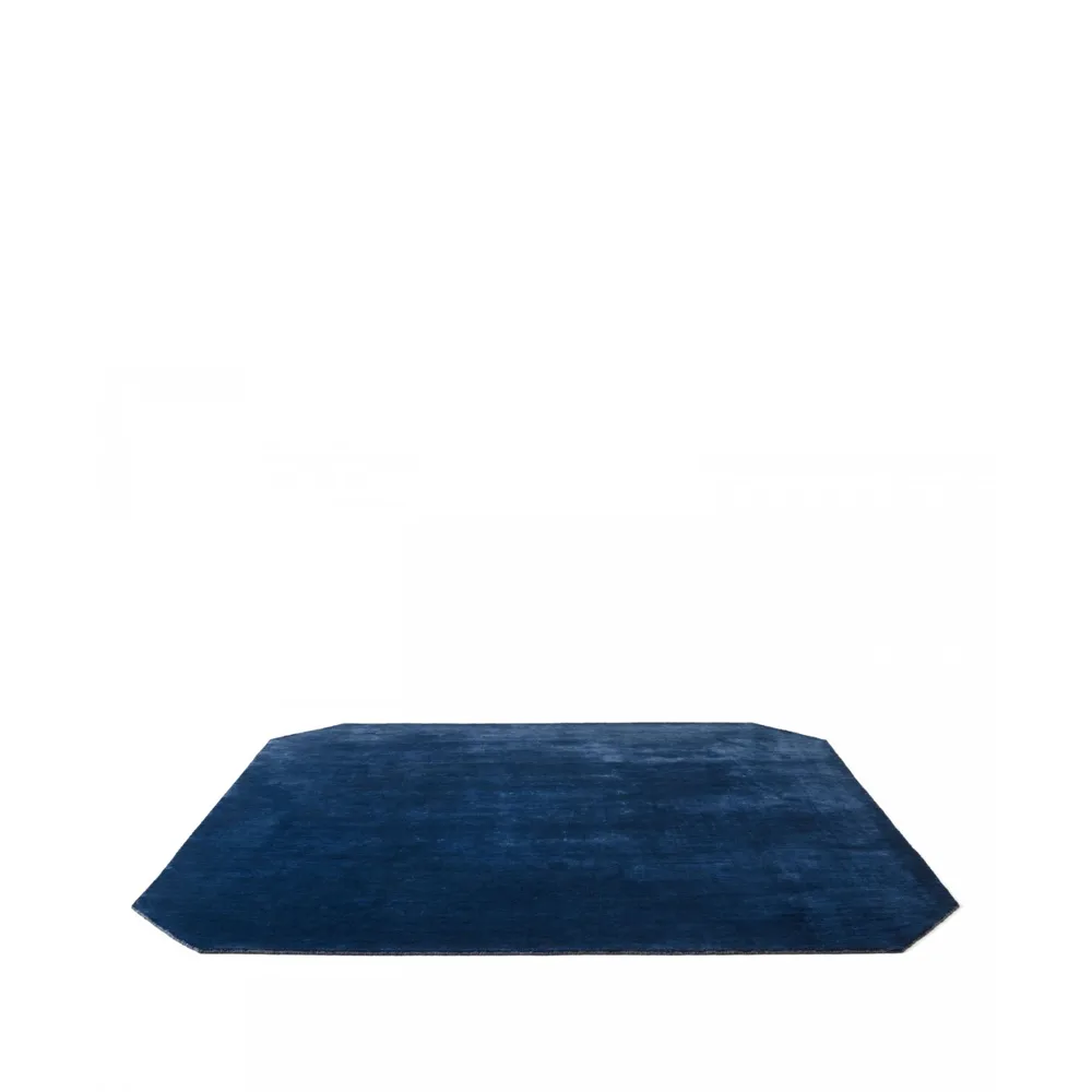 The Moor Rug AP8 tæppe, midnight blue &Tradition