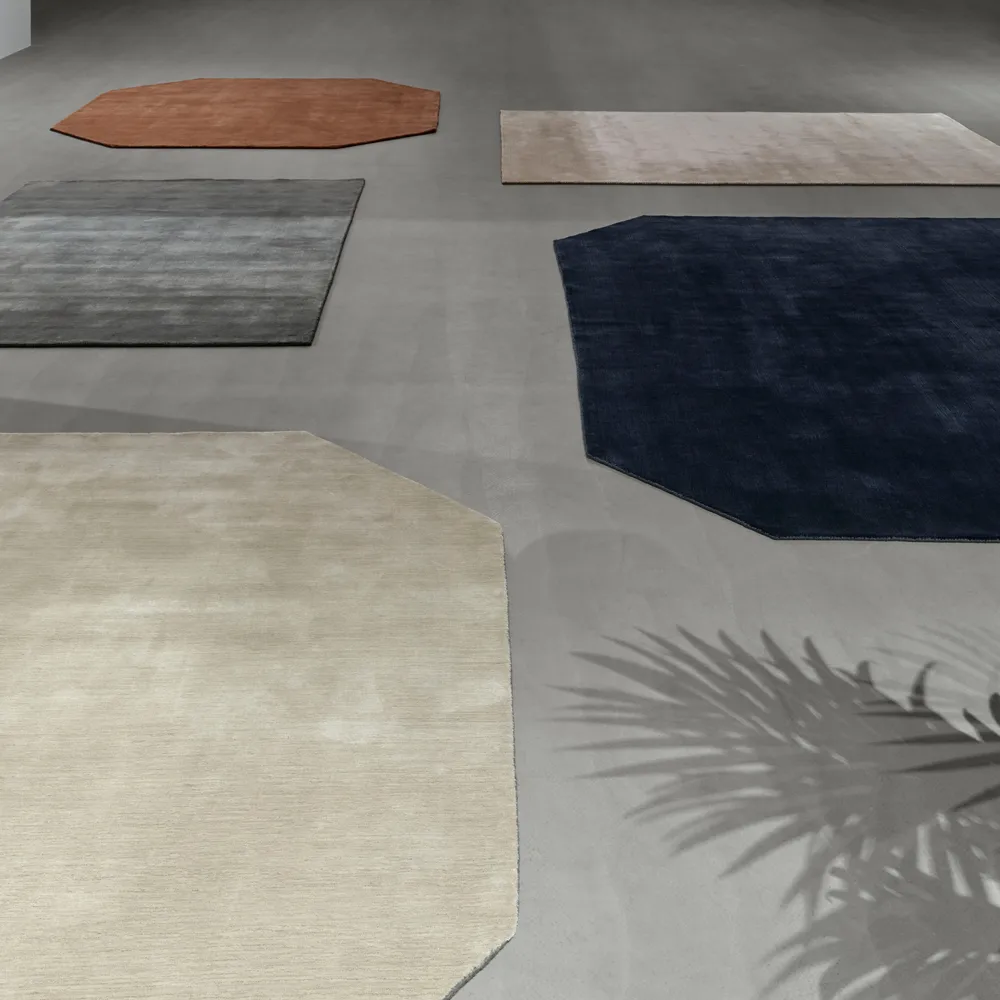 The Moor Rug AP8 tæppe, midnight blue &Tradition