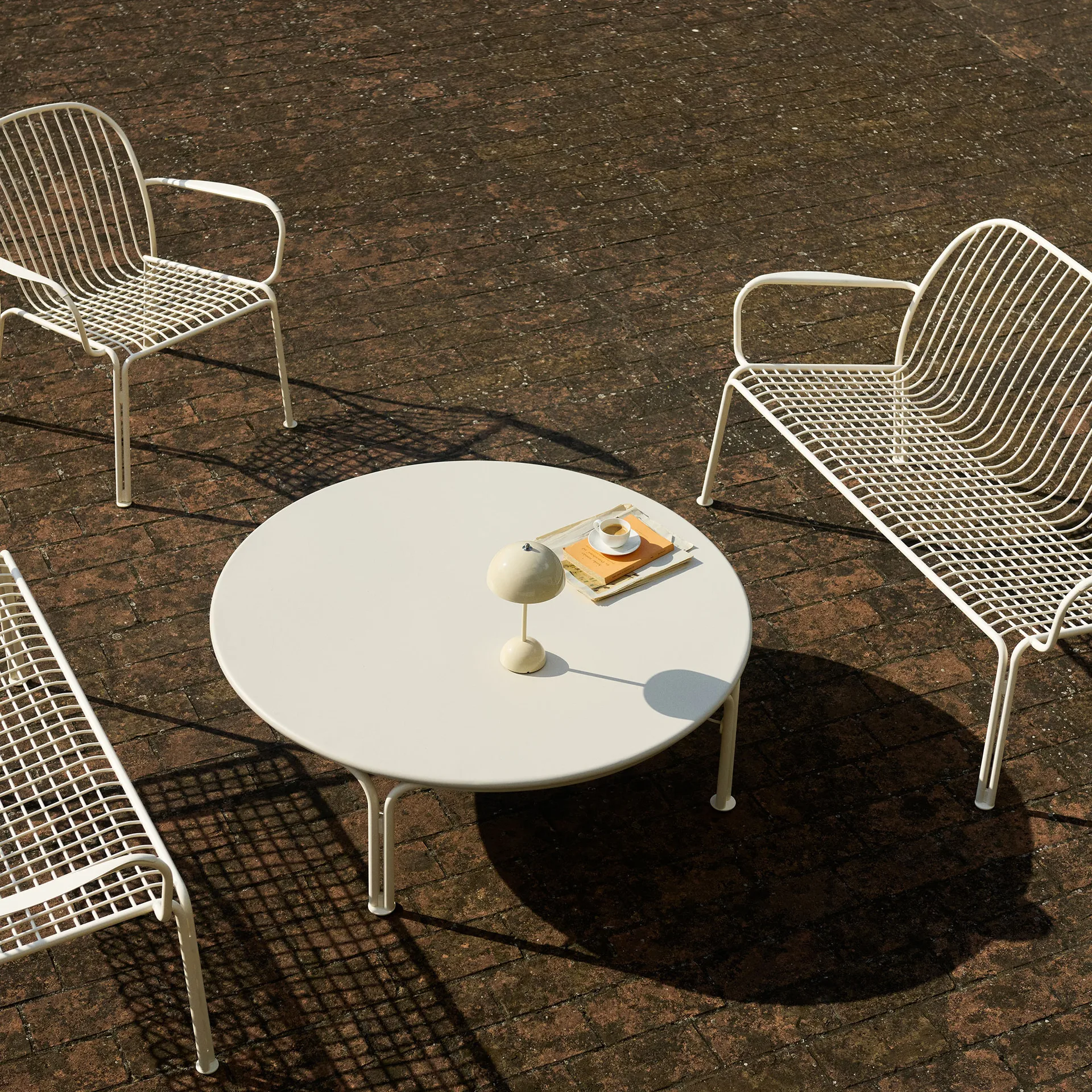 Thorvald SC109 sofabord, Ivory, Ø115 cm &Tradition