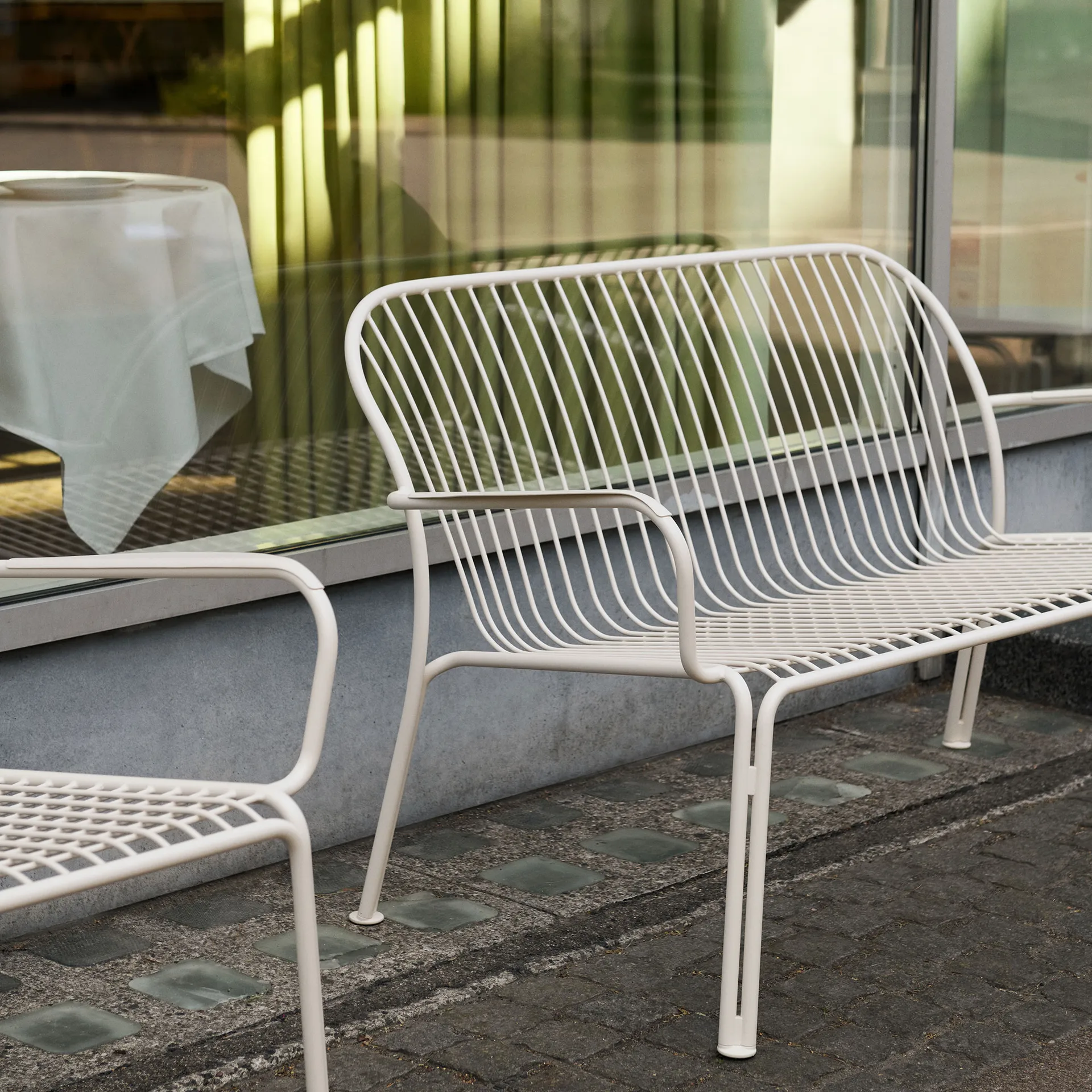 Thorvald SC110 loungesofa, Ivory, 143 cm &Tradition