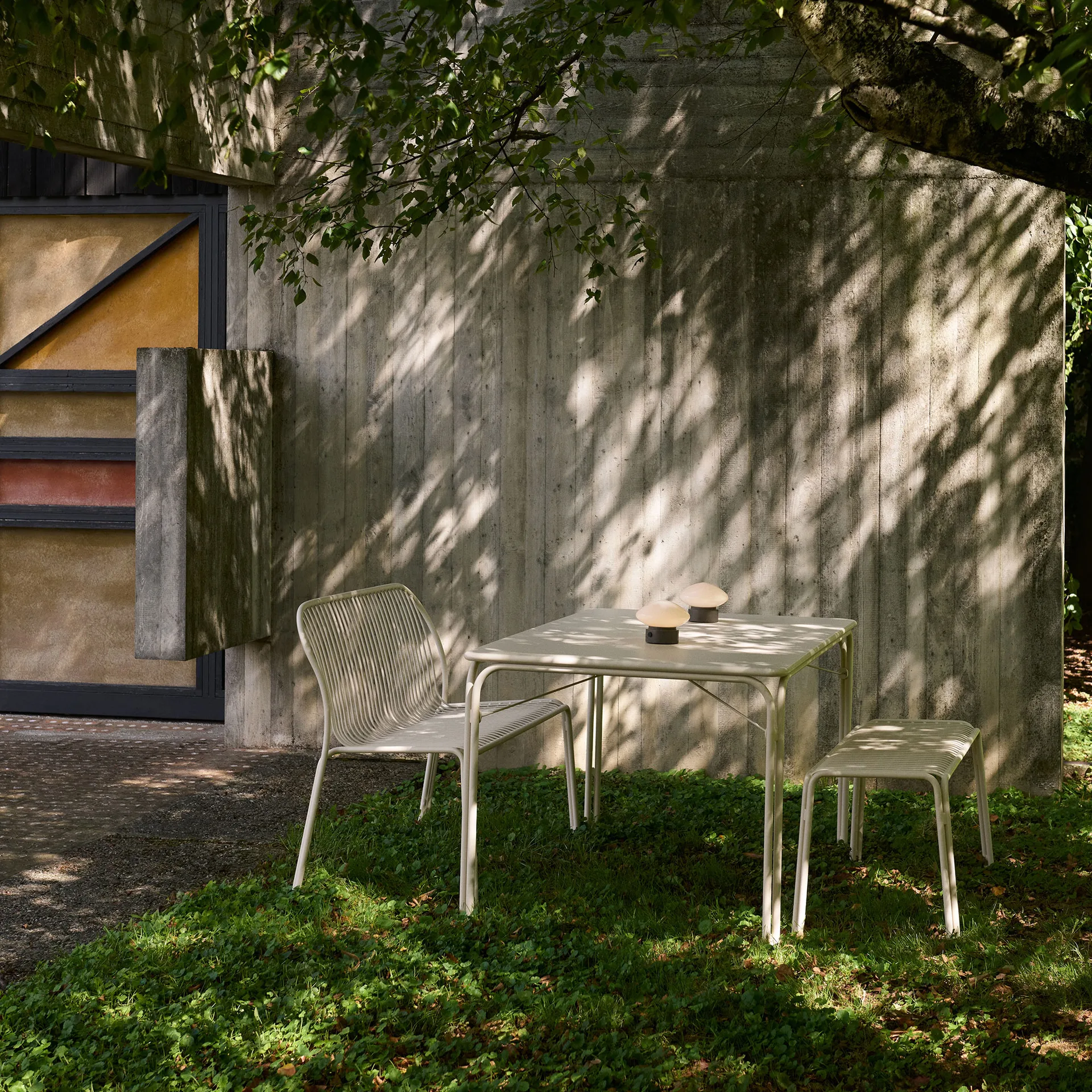 Thorvald SC111 bænk, Ivory, 129 cm &Tradition