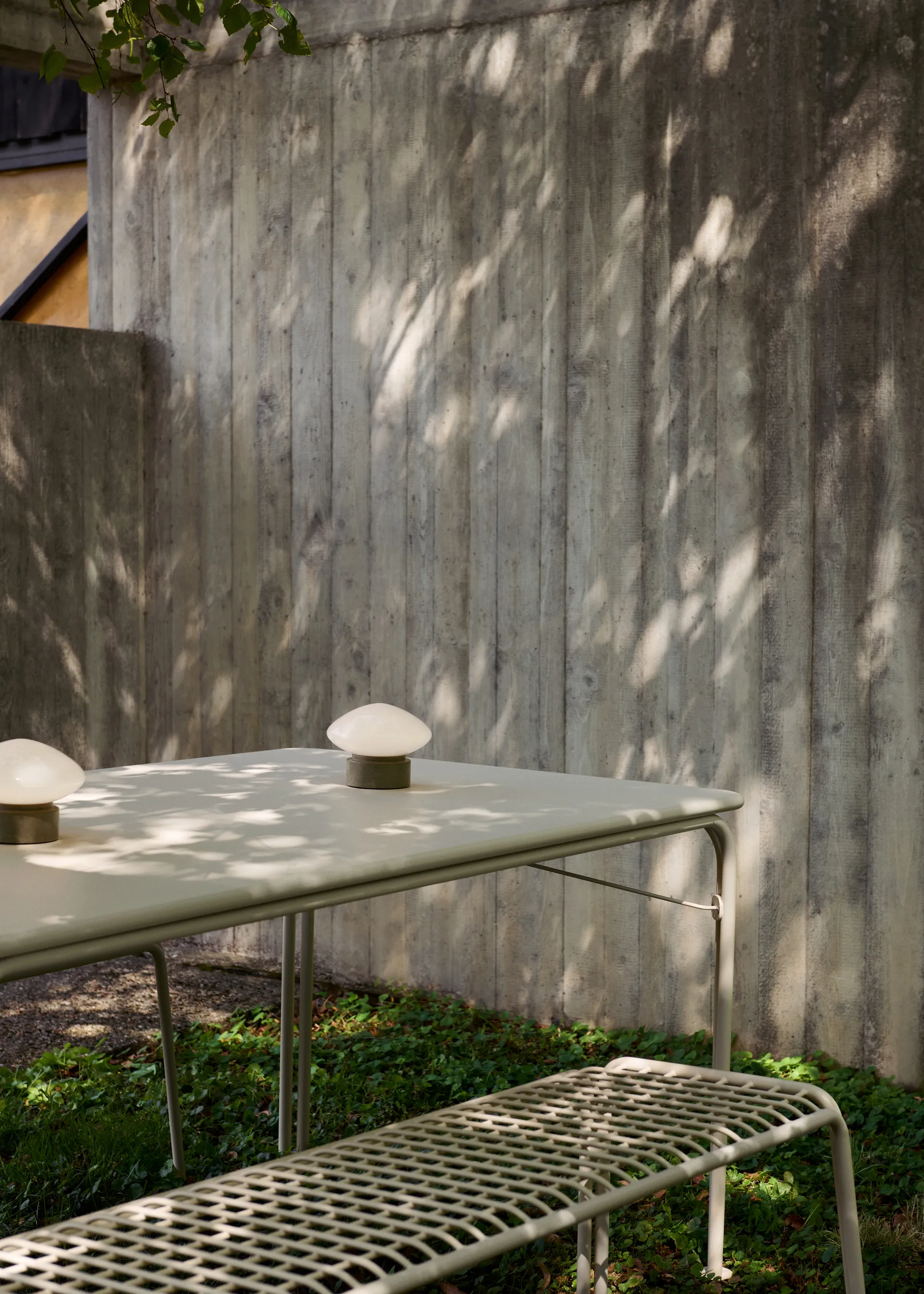 Thorvald SC112 bænk, Ivory, 125 cm &Tradition