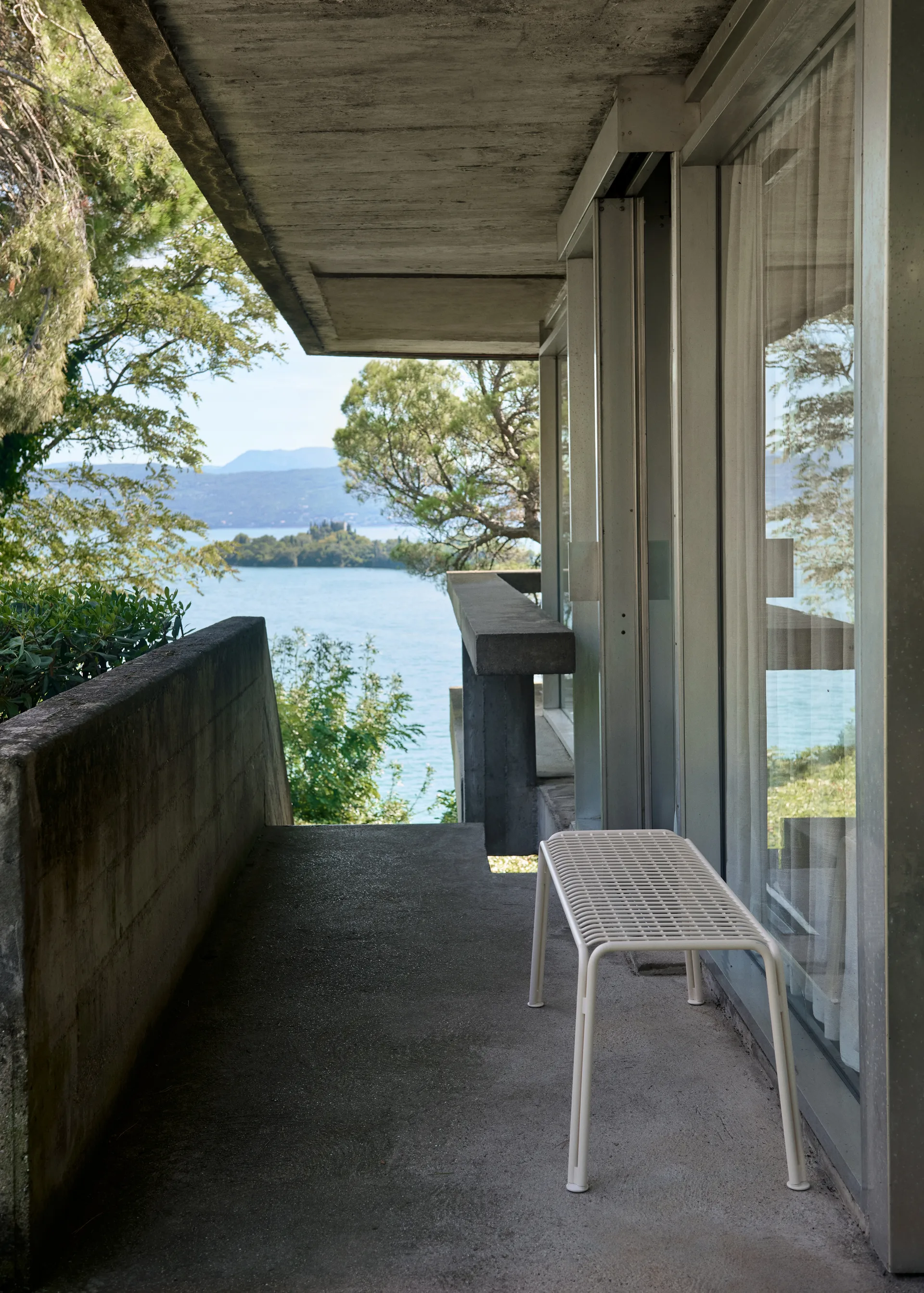 Thorvald SC112 bænk, Ivory, 125 cm &Tradition