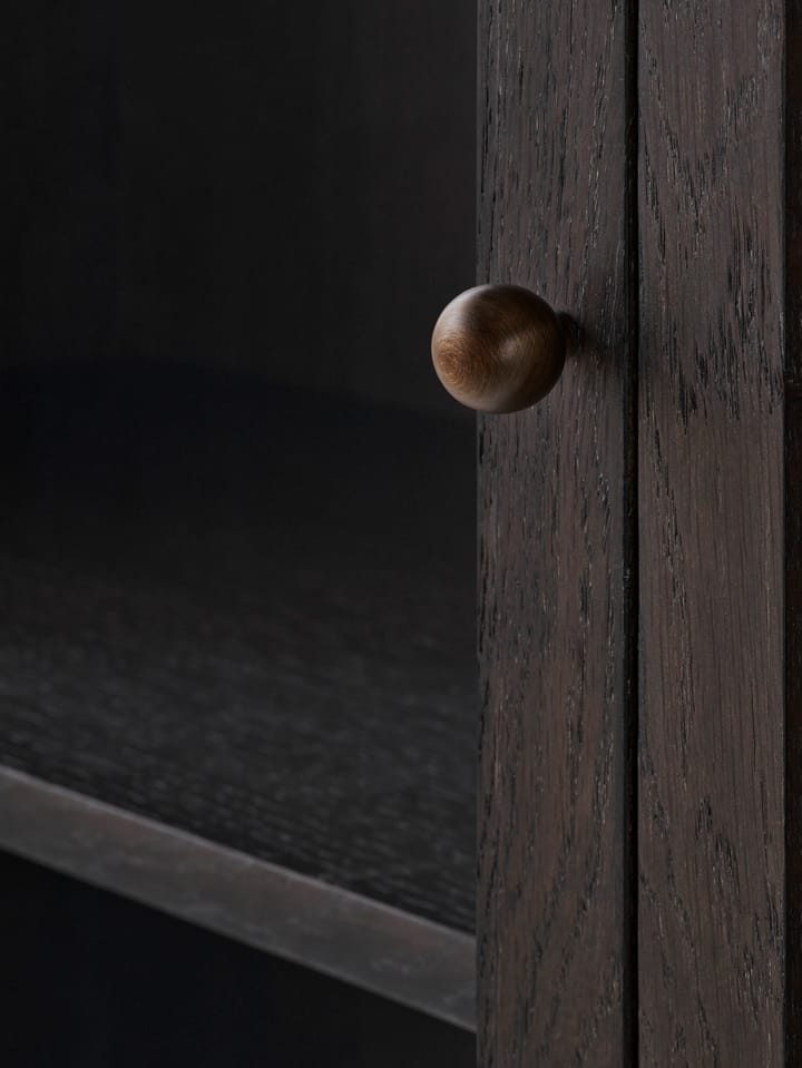 Trace SC87 vitrineskab 50x192x40 cm, Dark stained oak &Tradition