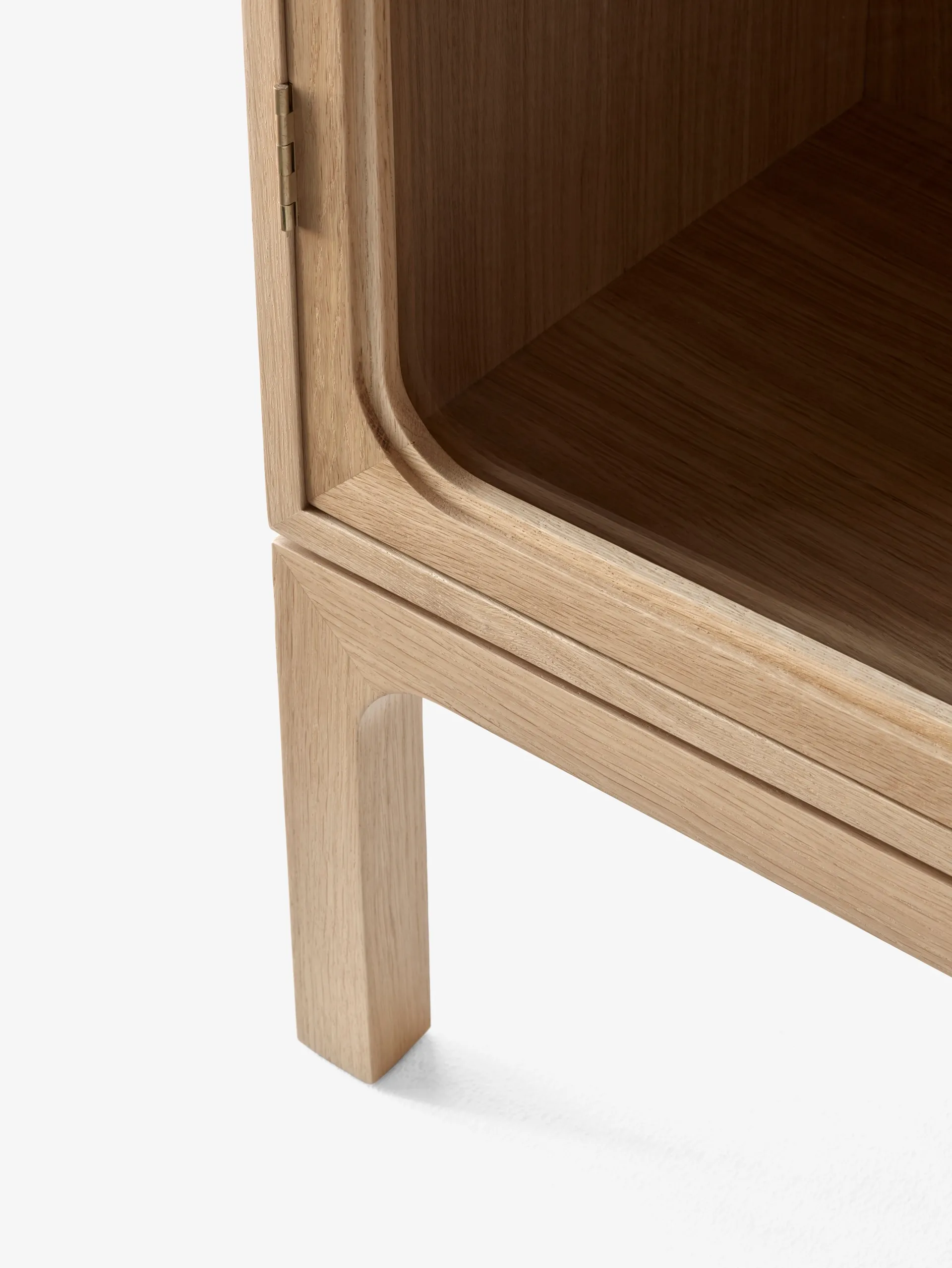 Trace SC87 vitrineskab 50x192x40 cm, Natural oak &Tradition