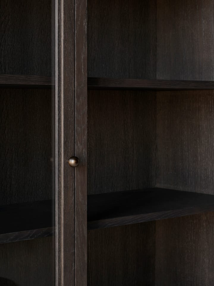 Trace SC88 vitrineskab 120x192x40 cm, Dark stained oak &Tradition
