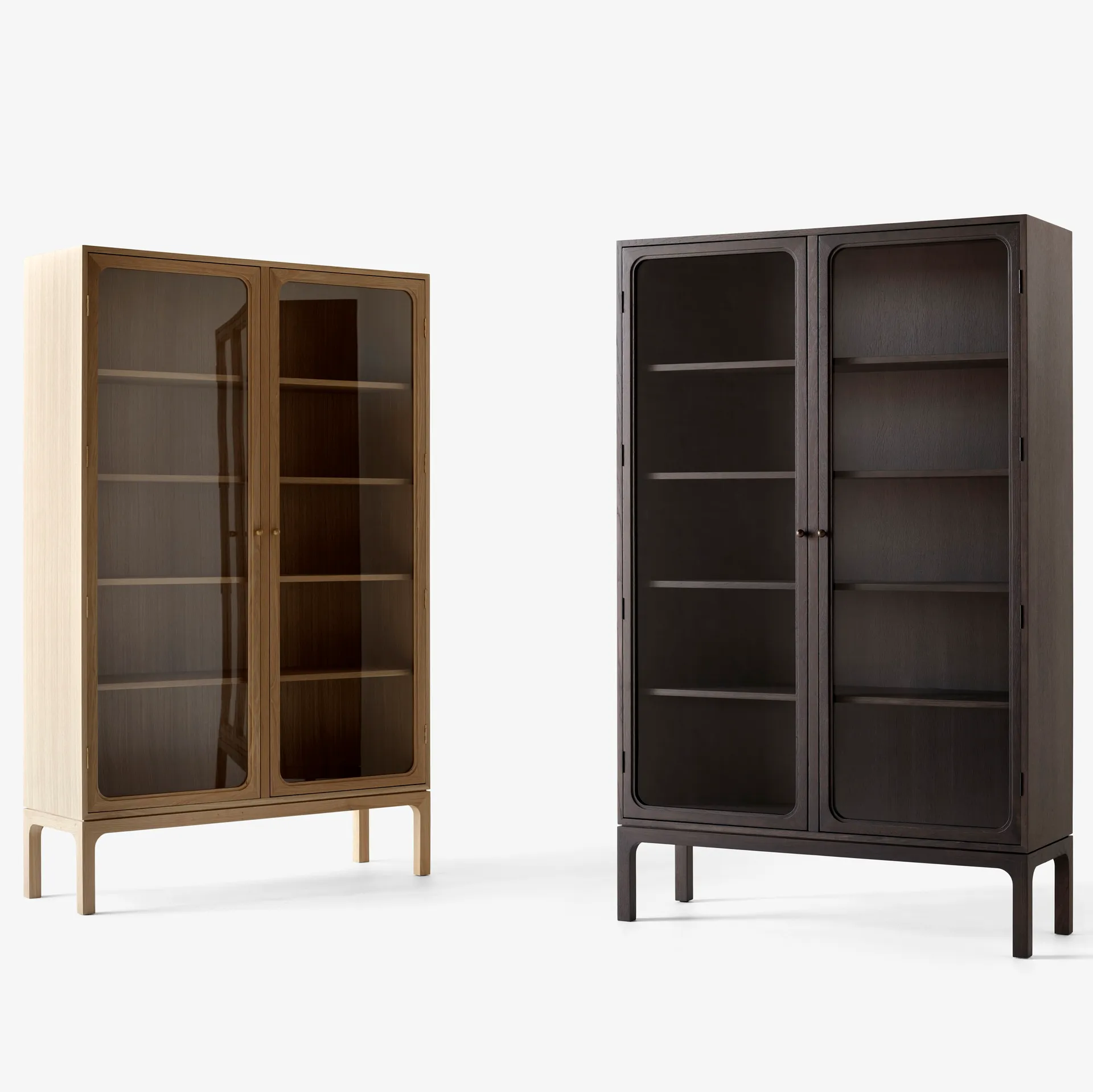 Trace SC88 vitrineskab 120x192x40 cm, Dark stained oak &Tradition