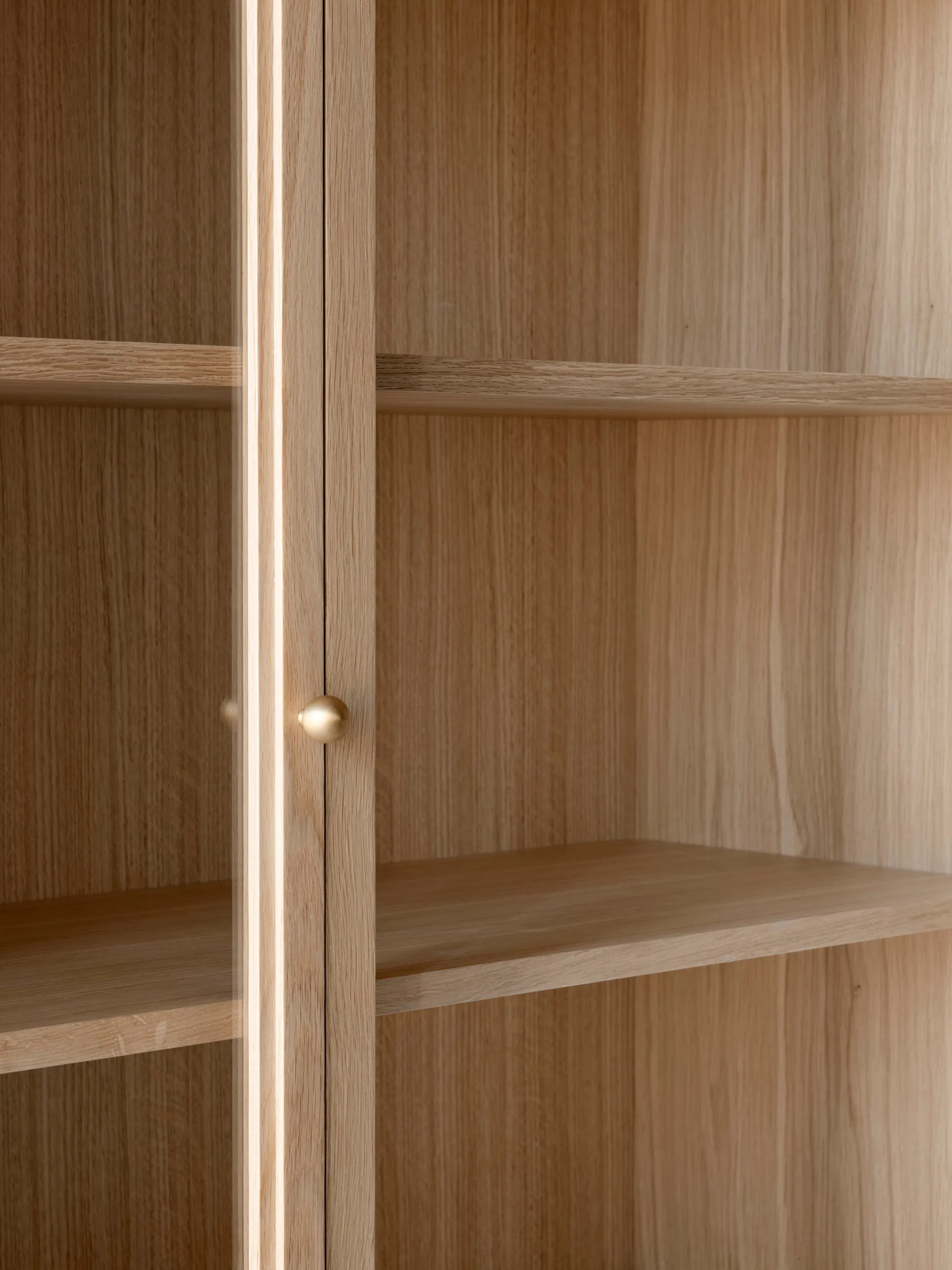 Trace SC88 vitrineskab 120x192x40 cm, Natural oak &Tradition