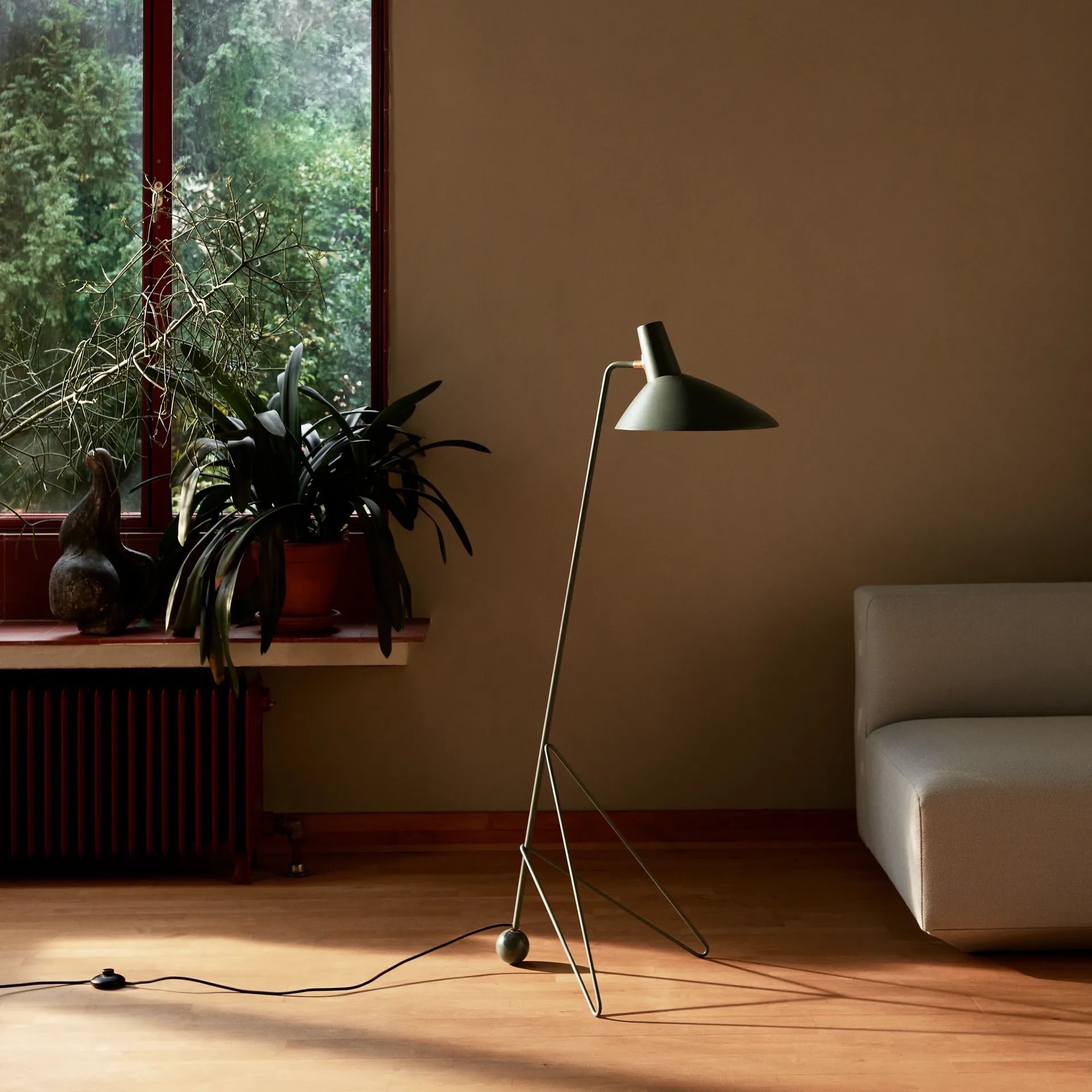 Tripod gulvlampe HM8, Moss &Tradition