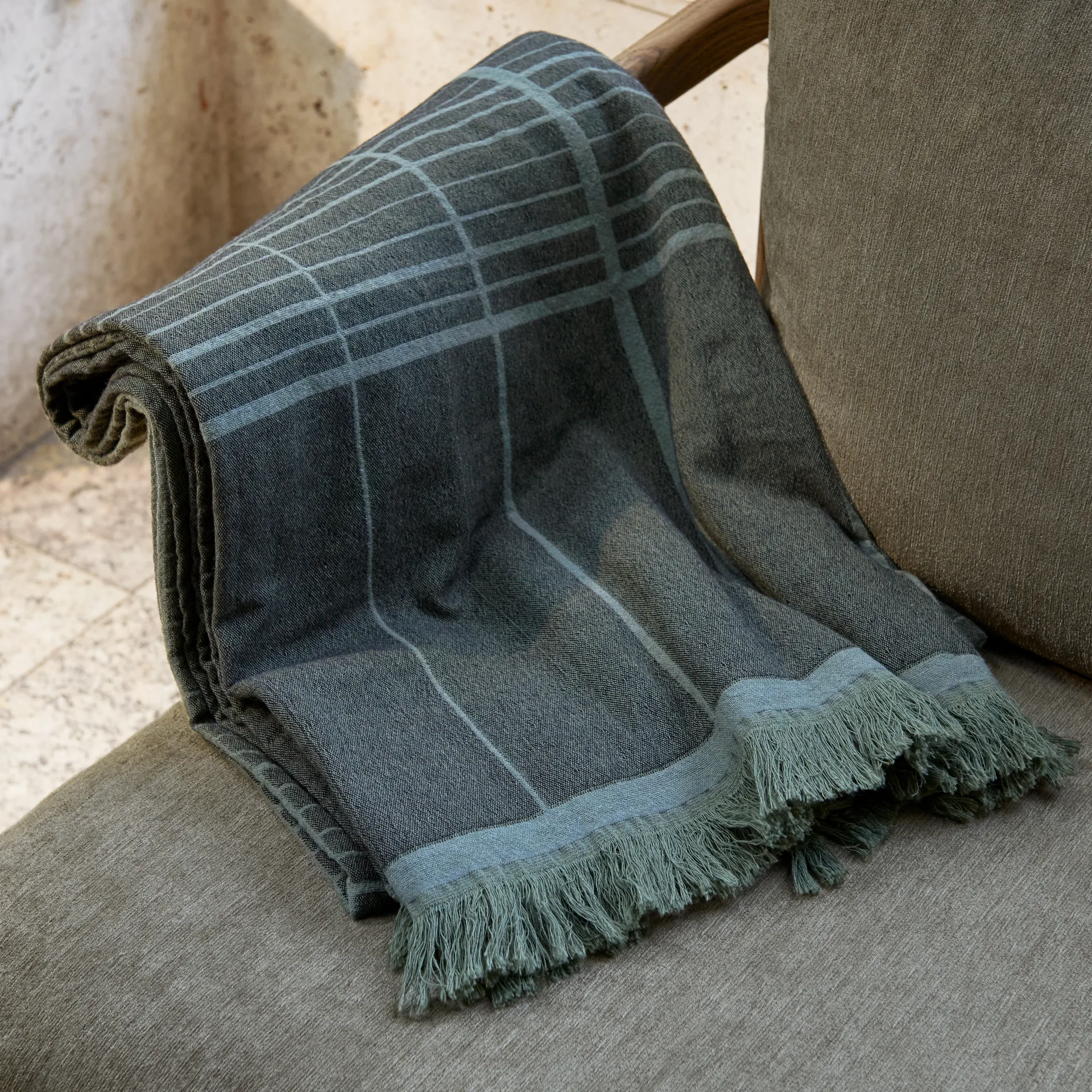 Untitled AP10 plaid 150x210 cm, Dark green &Tradition