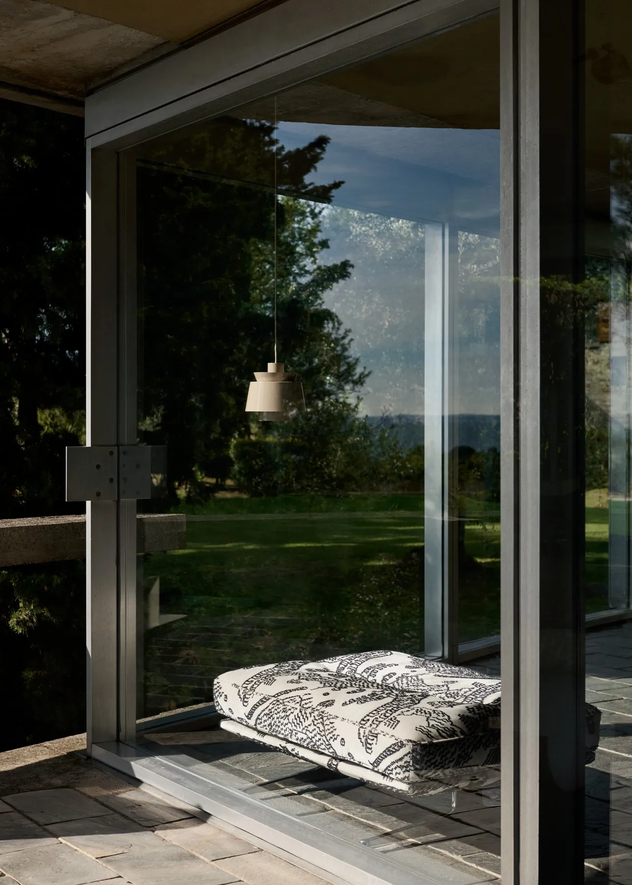 Utzon JU1 lampe, Grey beige, Ø22 cm &Tradition