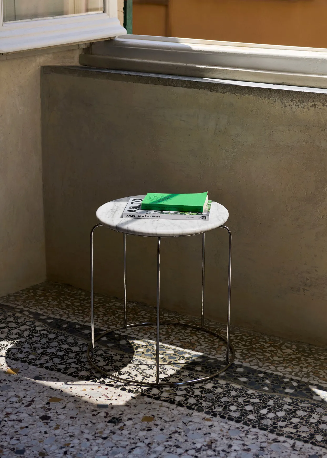 Wire Stool VP11 bordplade Ø38 cm, Marmor Bianco Carrara &Tradition