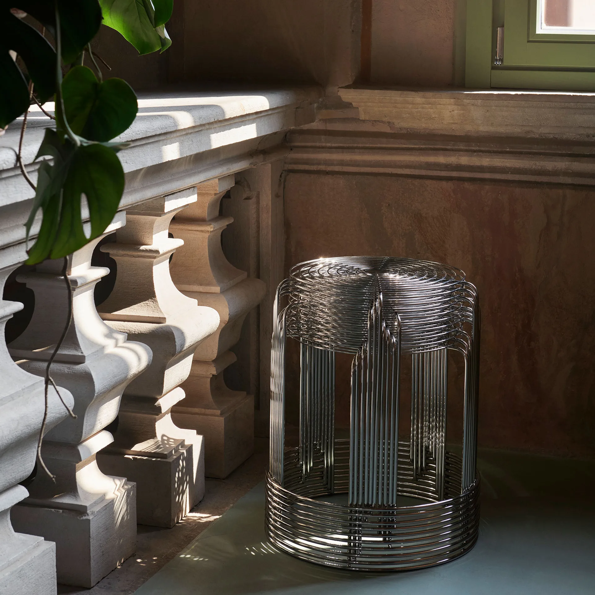 Wire VP11 taburet, Stainless steel &Tradition