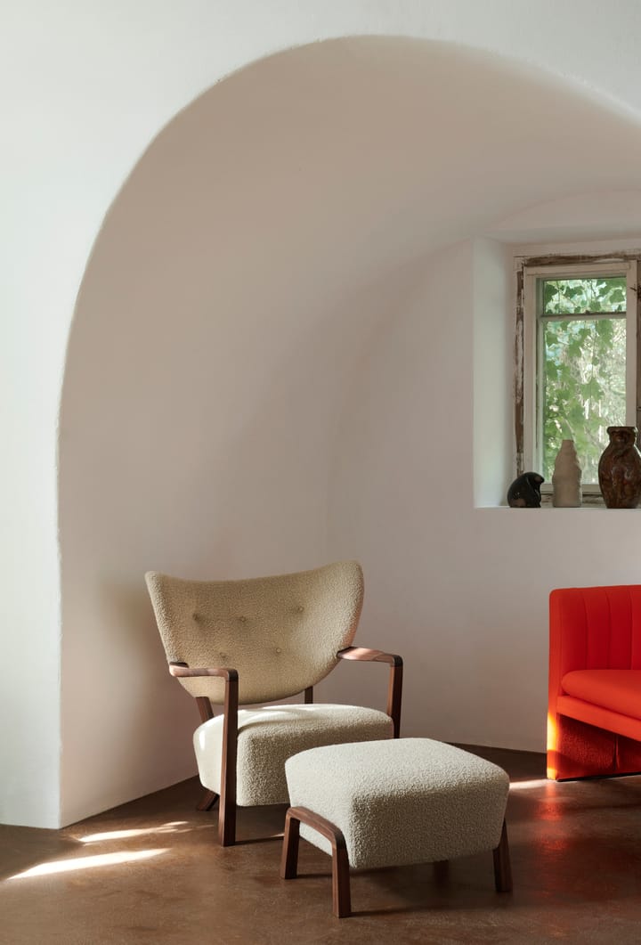 Wulff Lounge Chair ATD2 lænestol inkl. puf ATD3, Olieret valnød-Karakorum &Tradition