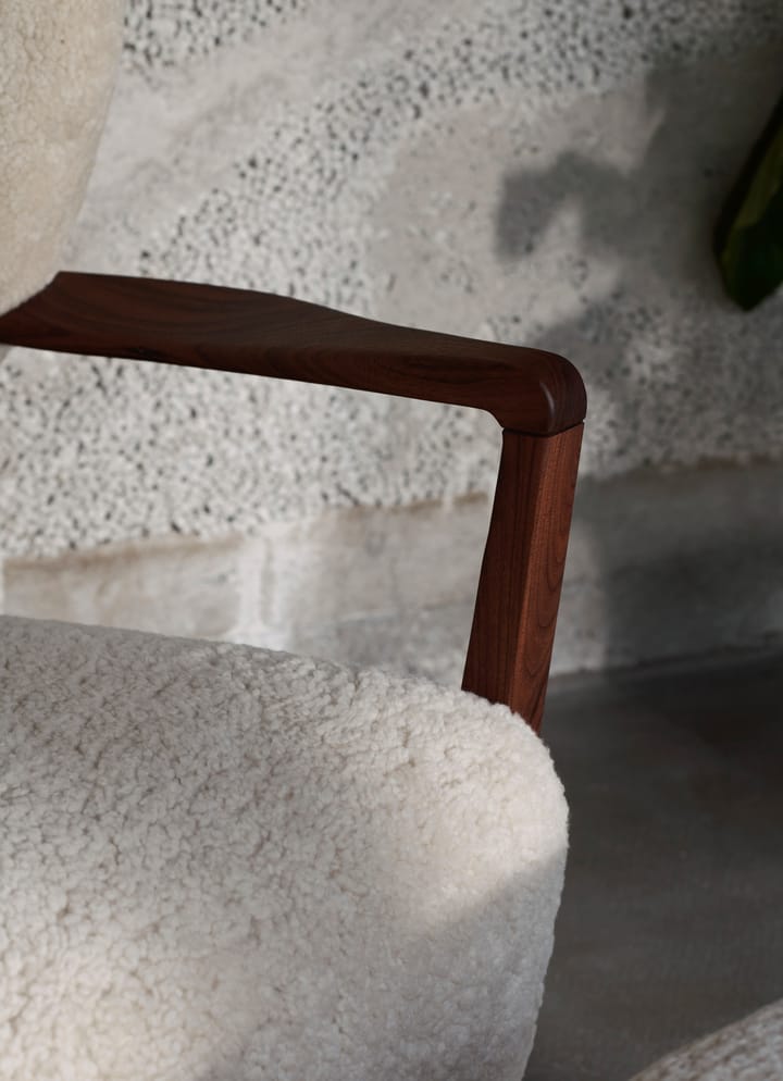 Wulff Lounge Chair ATD2 lænestol, Olieret valnød-Moonlight &Tradition
