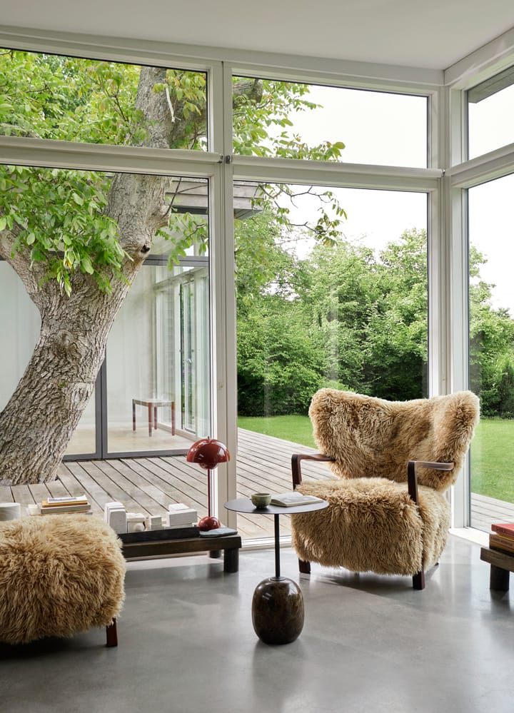 Wulff Lounge Chair ATD2 lænestol, Olieret valnød/Sheepskin honey &Tradition