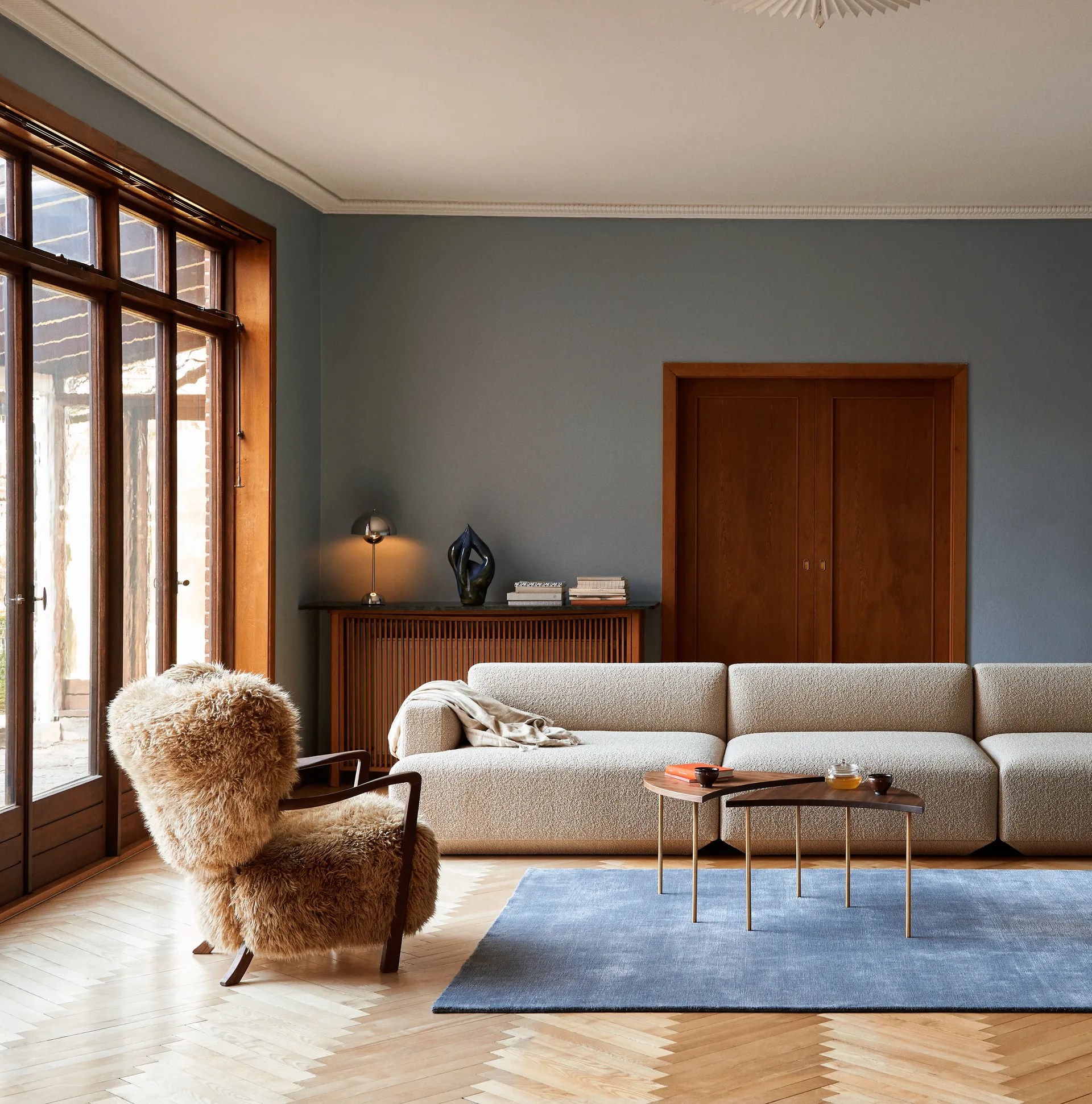 Wulff Lounge Chair ATD2 lænestol, Olieret valnød/Sheepskin honey &Tradition