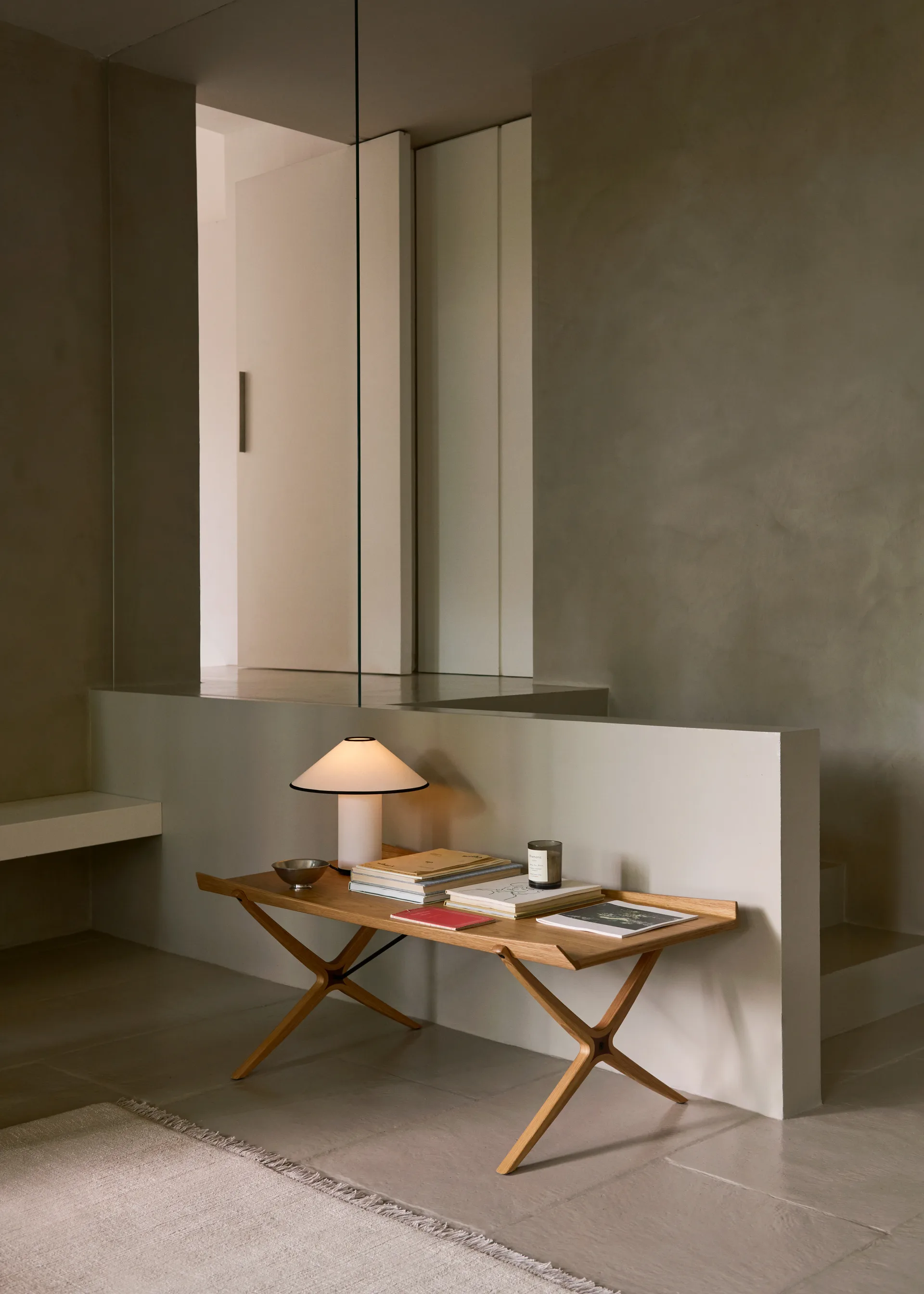 X HM13 sofabord 61x120 cm, Lacquered oak-walnut inserts &Tradition