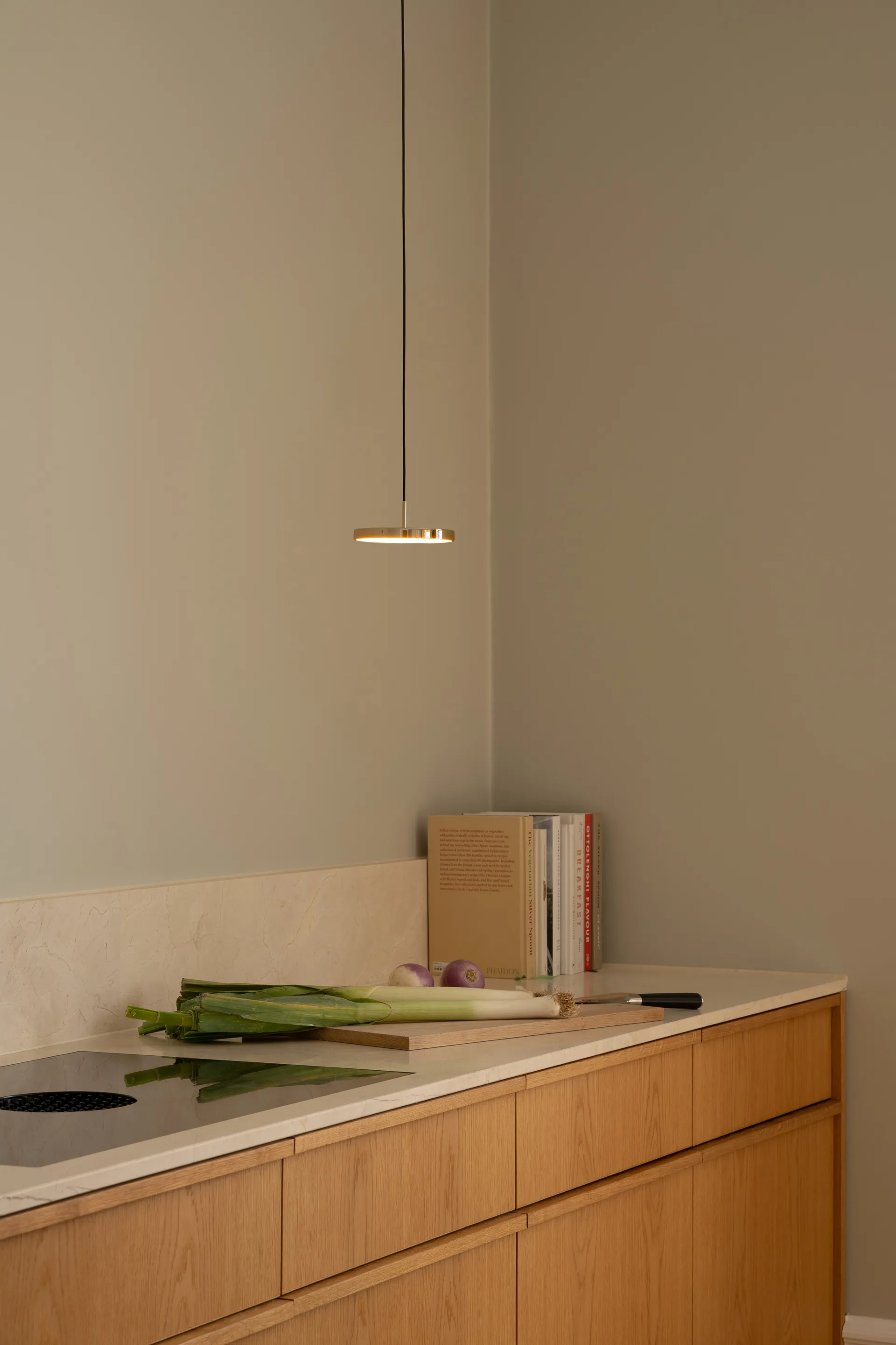 Asteria Micro loftslampe, Polished Brass Umage