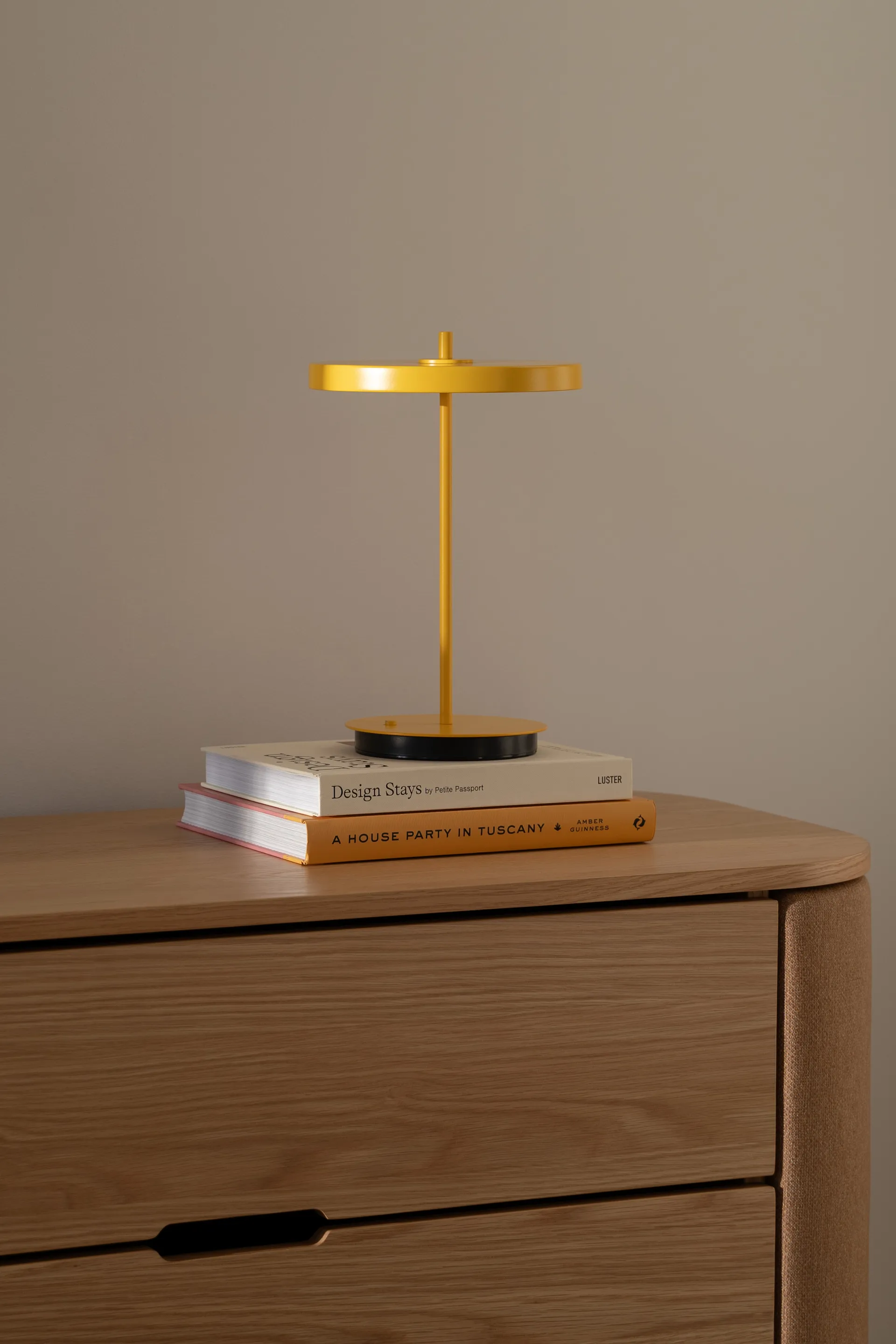 Asteria Move portabel bordlampe, Monochrome-sunflower Umage