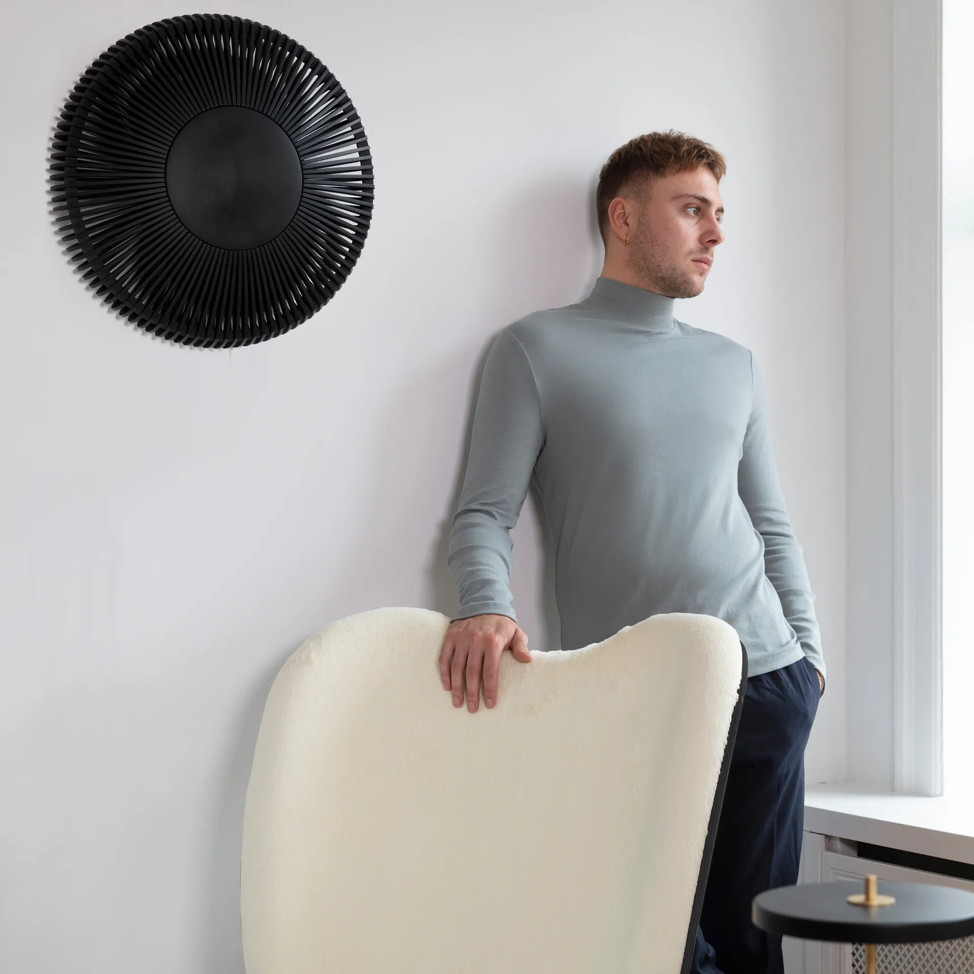 Clava Up væglampe large, Sort eg Umage