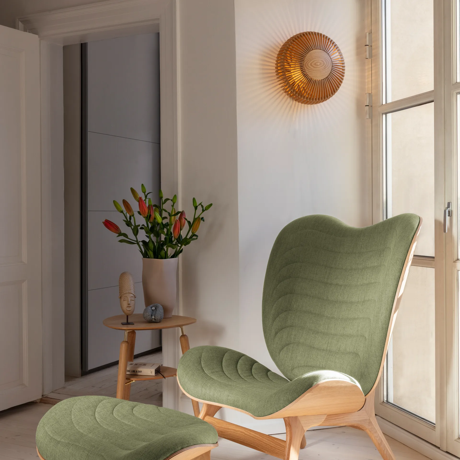 Clava Up væglampe medium, Eg Umage