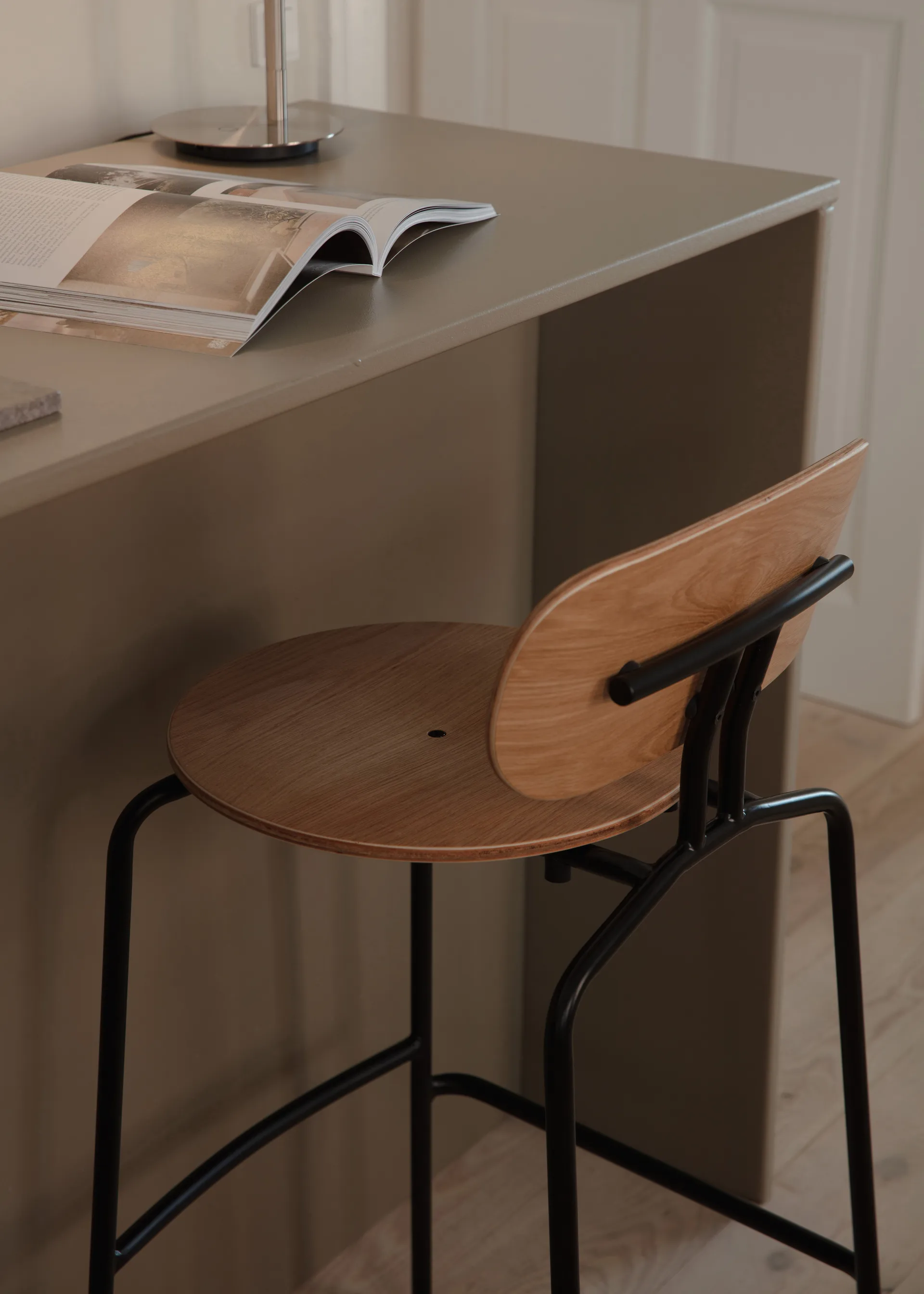 Curious barstol 75 cm, Oak-black Umage