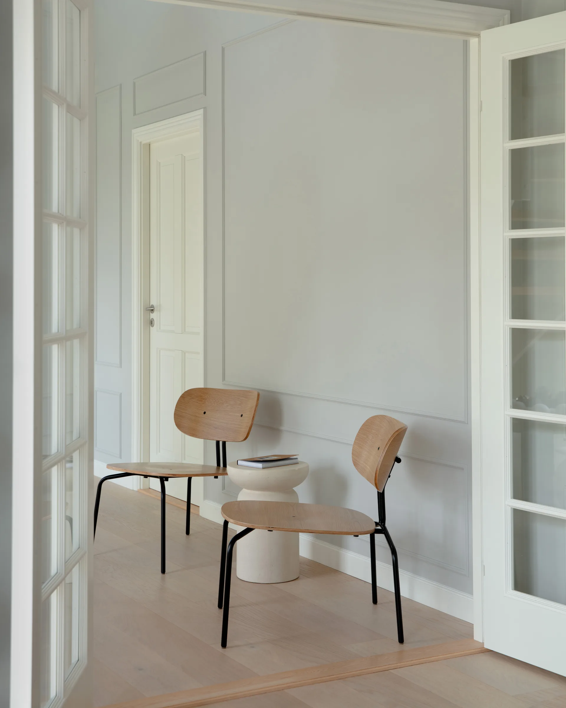 Curious lounge lænestol, Oak-black Umage