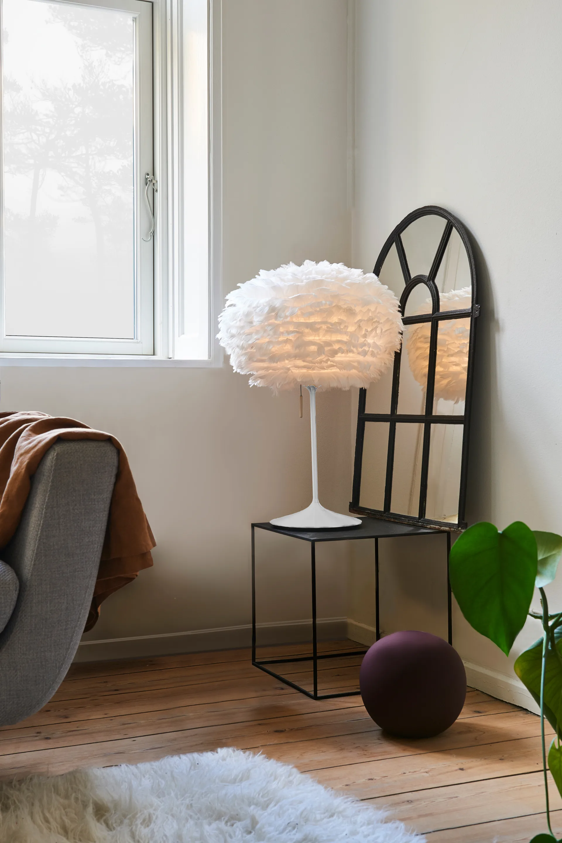 Eos bordlampe medium hvid,  Umage