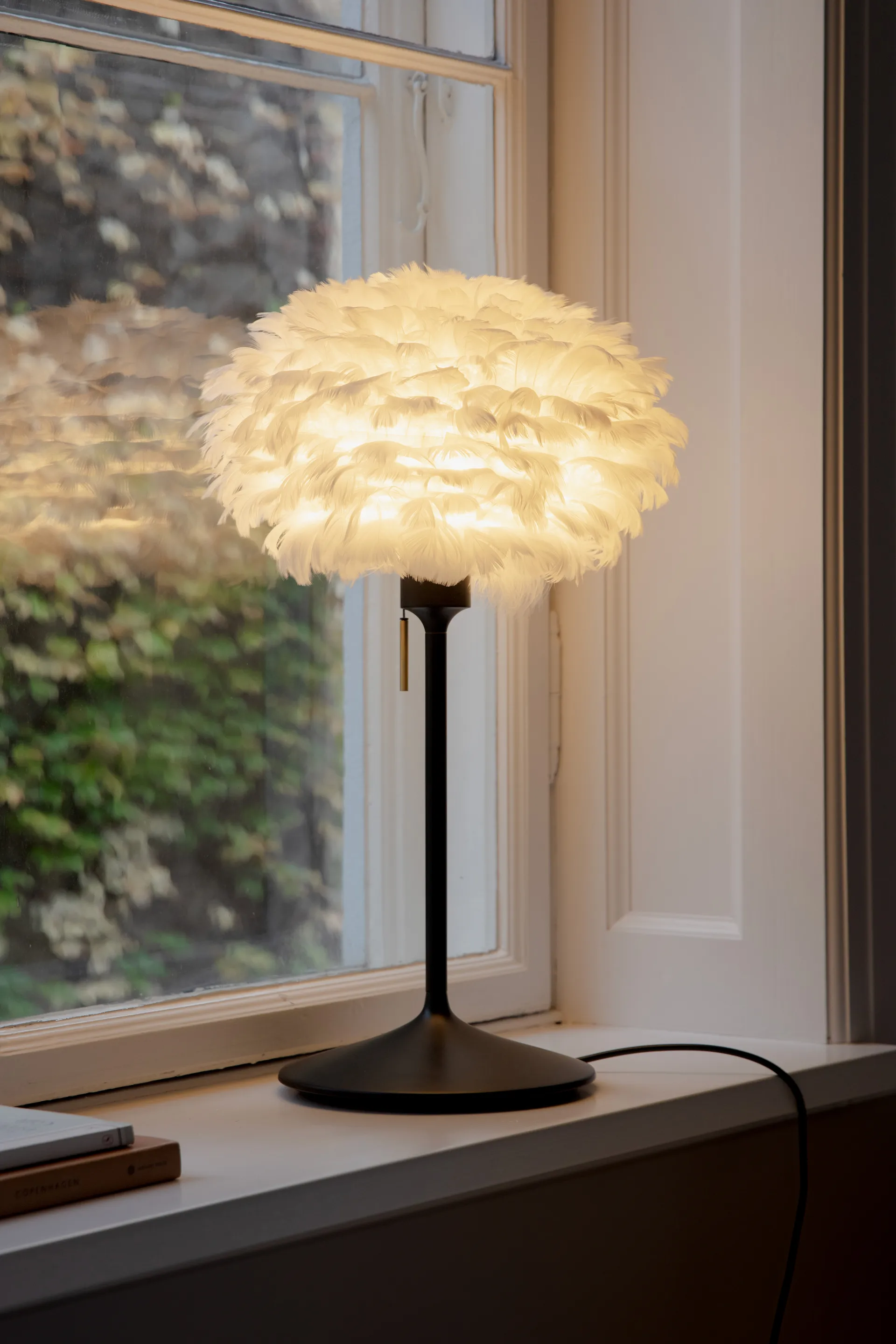 Eos bordlampe mini, Hvid-Sort Umage